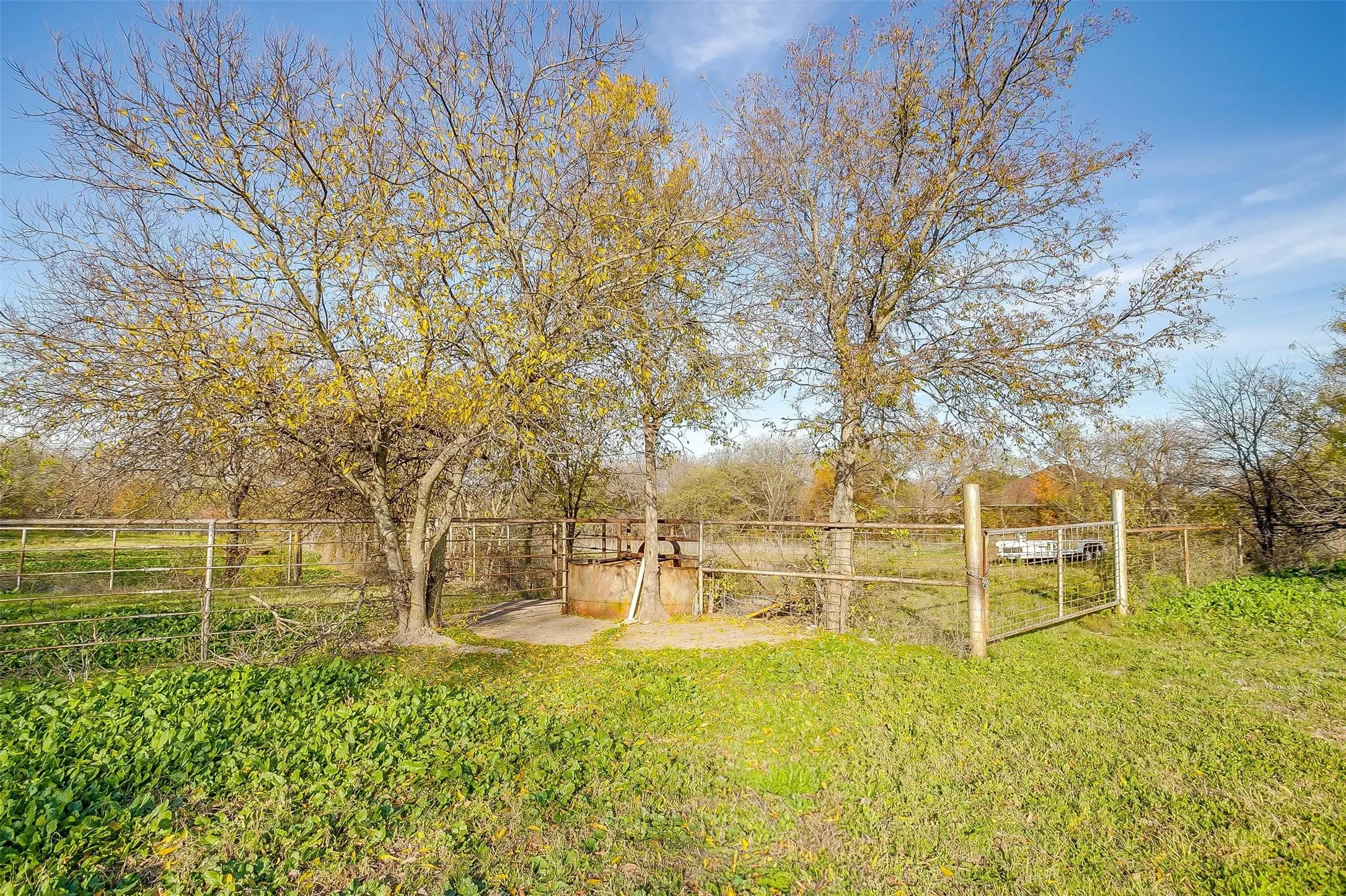 Unimproved Land For Sale in Tarrant County , 1101 E Main Street, Crowley, Texas 76036, 0, 0, Garage spaces, 0 Sqft, built in 0, Price $2,943,567, mls#20879918, Real Estate Agent in Crowley, Homes For Sale in Tarrant county, Homes For Sale in Crowley, Realtor in Crowley Texas, Real Estate Brokerage Independent Realty Texas, Luminita Cordes Realtor