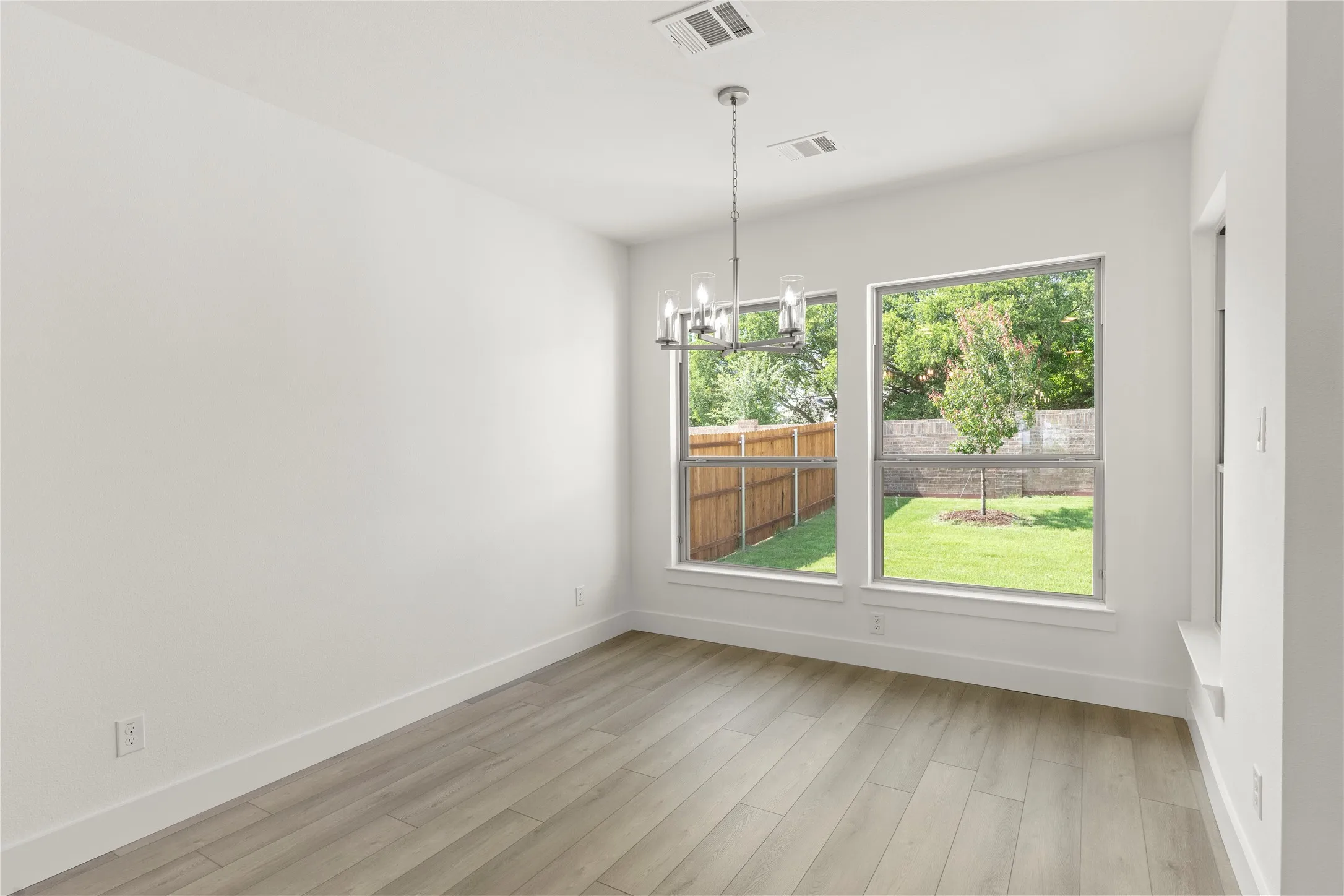 10. 4500 Brookfield - Nook