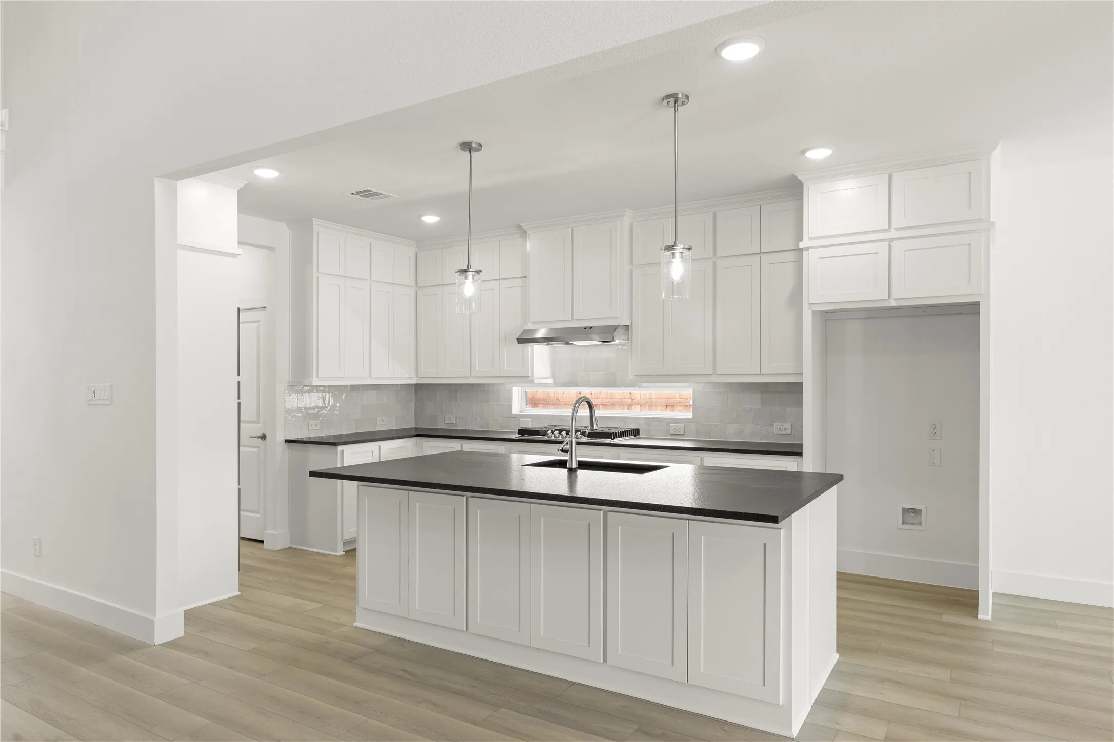 07. 4500 Brookfield - Kitchen (2)