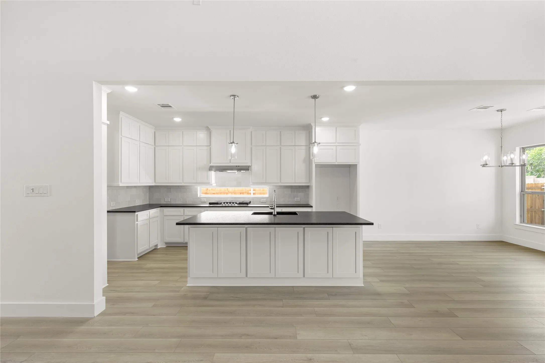 06. 4500 Brookfield - Kitchen