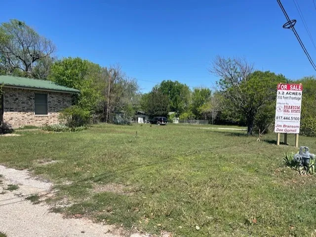 Single Family Residence For Sale in Parker County , 604 Goshen Road, Springtown, Texas 76082, 3 Bedroom, 2 Bathroom, Garage spaces, 1,096 Sqft, built in 1970, mls#20885741, Real Estate Agent in Springtown, Homes For Sale in Parker county, Homes For Sale in Springtown, Realtor in Springtown Texas, Real Estate Brokerage Independent Realty Texas, Luminita Cordes Realtor