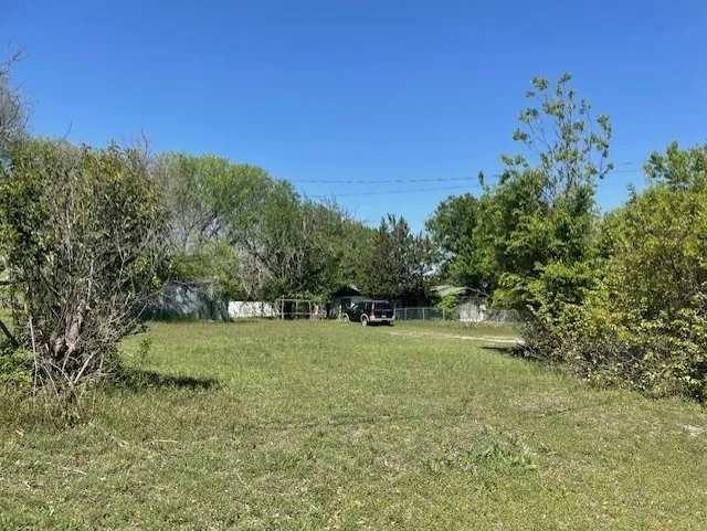Single Family Residence For Sale in Parker County , 604 Goshen Road, Springtown, Texas 76082, 3 Bedroom, 2 Bathroom, Garage spaces, 1,096 Sqft, built in 1970, mls#20885741, Real Estate Agent in Springtown, Homes For Sale in Parker county, Homes For Sale in Springtown, Realtor in Springtown Texas, Real Estate Brokerage Independent Realty Texas, Luminita Cordes Realtor
