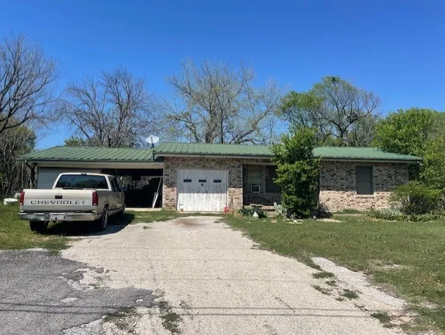 Single Family Residence For Sale in Parker County , 604 Goshen Road, Springtown, Texas 76082, 3 Bedroom, 2 Bathroom, Garage spaces, 1,096 Sqft, built in 1970, mls#20885741, Real Estate Agent in Springtown, Homes For Sale in Parker county, Homes For Sale in Springtown, Realtor in Springtown Texas, Real Estate Brokerage Independent Realty Texas, Luminita Cordes Realtor