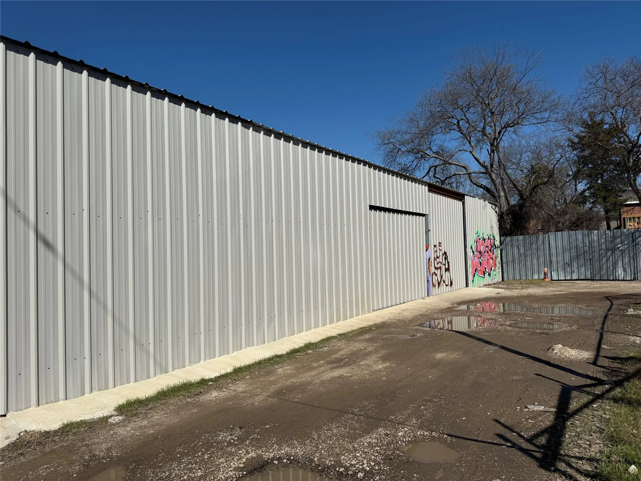 Warehouse For Sale in Dallas County , 4107 Urban Avenue, Dallas, Texas 75227, 0, 0, Garage spaces, 0 Sqft, built in 1960, Preowned, Price $450,000, mls#20880994, Real Estate Agent in Dallas, Homes For Sale in Dallas county, Homes For Sale in Dallas, Realtor in Dallas Texas, Real Estate Brokerage Independent Realty Texas, Luminita Cordes Realtor
