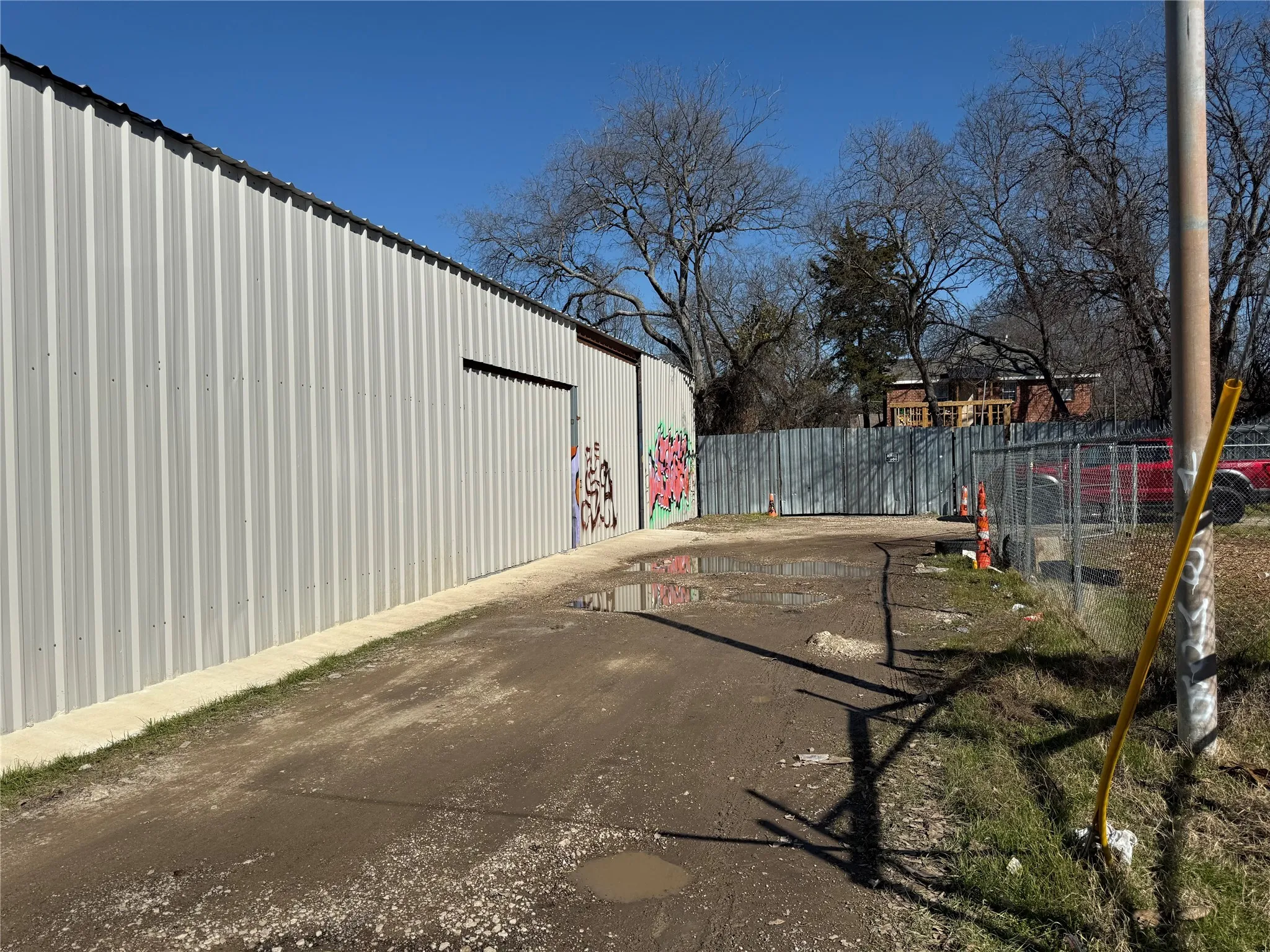 Warehouse For Sale in Dallas County , 4107 Urban Avenue, Dallas, Texas 75227, 0, 0, Garage spaces, 0 Sqft, built in 1960, Preowned, Price $450,000, mls#20880994, Real Estate Agent in Dallas, Homes For Sale in Dallas county, Homes For Sale in Dallas, Realtor in Dallas Texas, Real Estate Brokerage Independent Realty Texas, Luminita Cordes Realtor