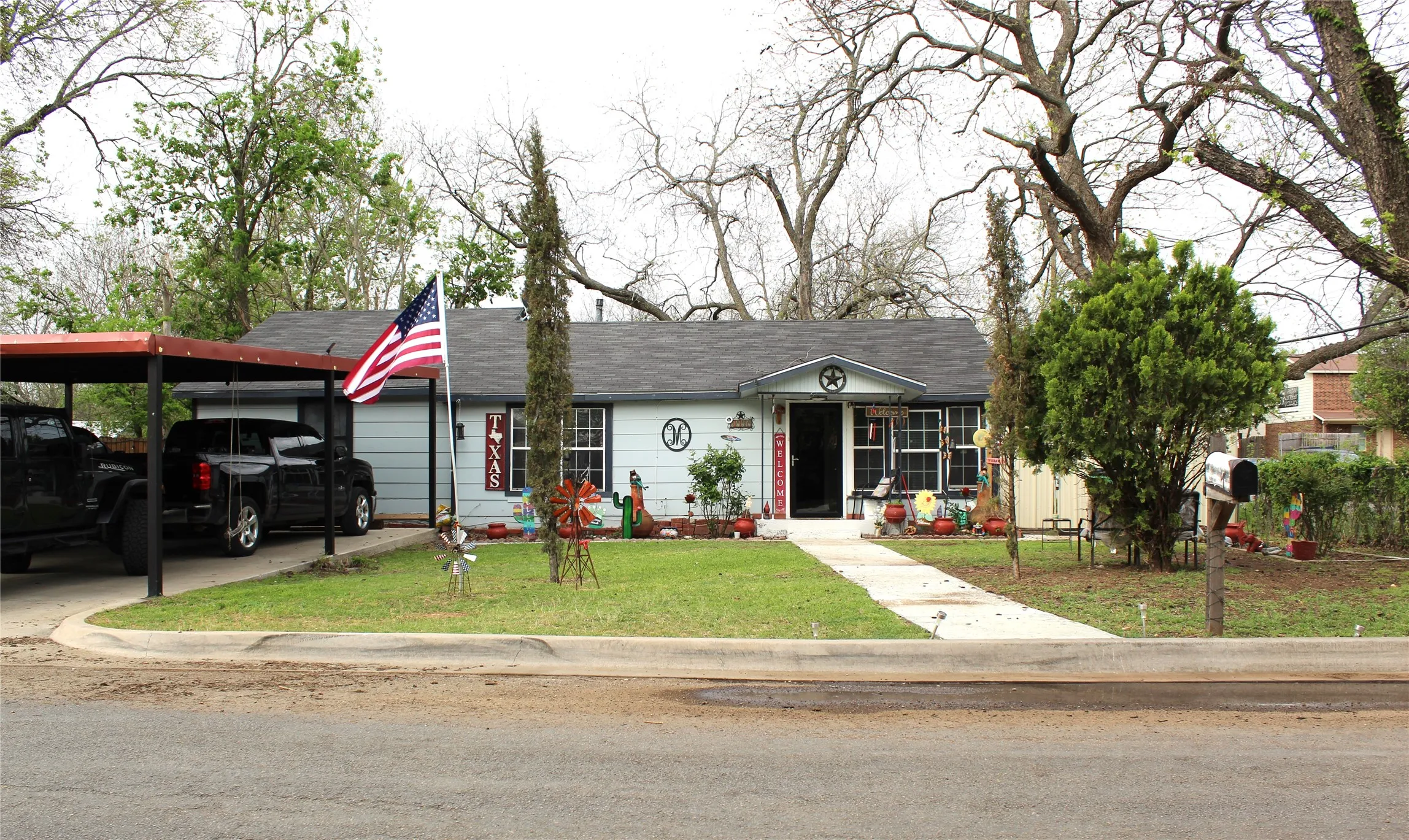 Single Family Residence For Sale in Erath County , 1090 N Race Street, Stephenville, Texas 76401, 4 Bedroom, 2 Bathroom, Garage spaces, 1,894 Sqft, built in 1960, mls#20887648, Real Estate Agent in Stephenville, Homes For Sale in Erath county, Homes For Sale in Stephenville, Realtor in Stephenville Texas, Real Estate Brokerage Independent Realty Texas, Luminita Cordes Realtor
