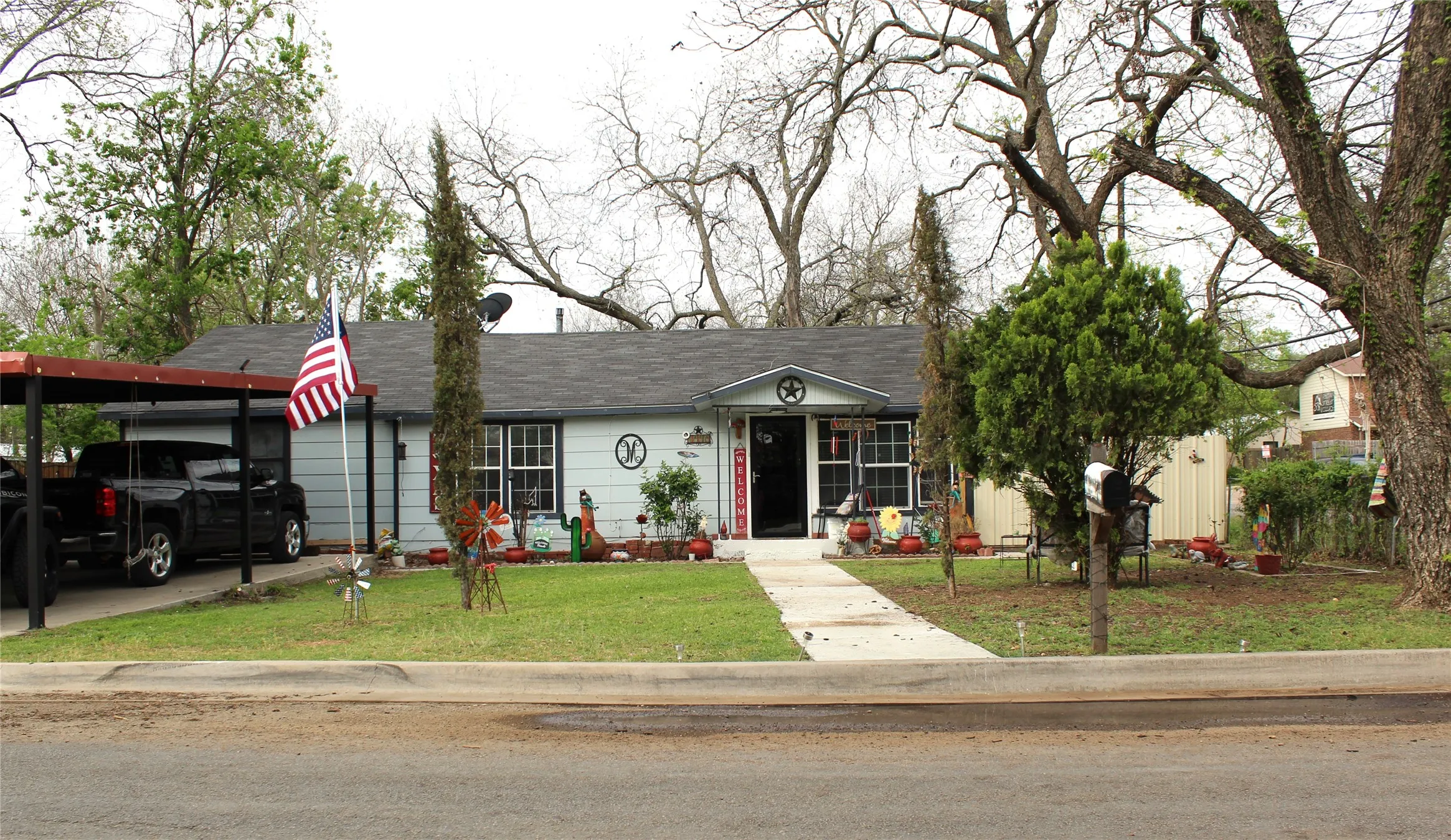 Single Family Residence For Sale in Erath County , 1090 N Race Street, Stephenville, Texas 76401, 4 Bedroom, 2 Bathroom, Garage spaces, 1,894 Sqft, built in 1960, mls#20887648, Real Estate Agent in Stephenville, Homes For Sale in Erath county, Homes For Sale in Stephenville, Realtor in Stephenville Texas, Real Estate Brokerage Independent Realty Texas, Luminita Cordes Realtor