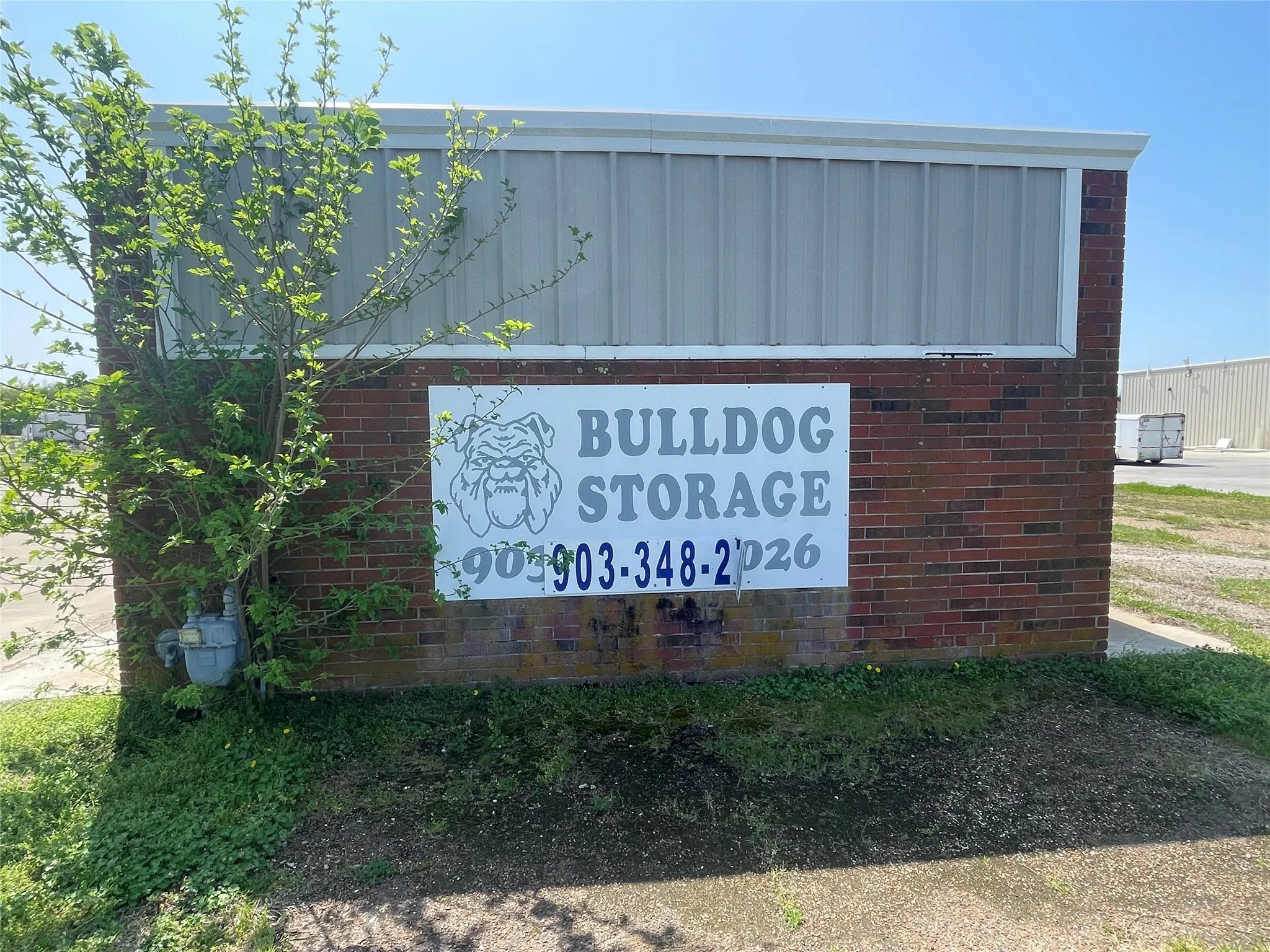 8 Unit Storage Building
