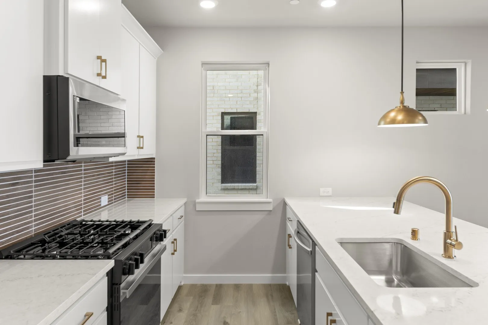 14. 2013 Aldrich - Kitchen (3)