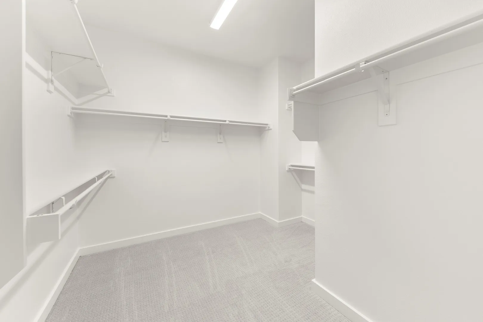 25. 2013 Aldrich - Closet