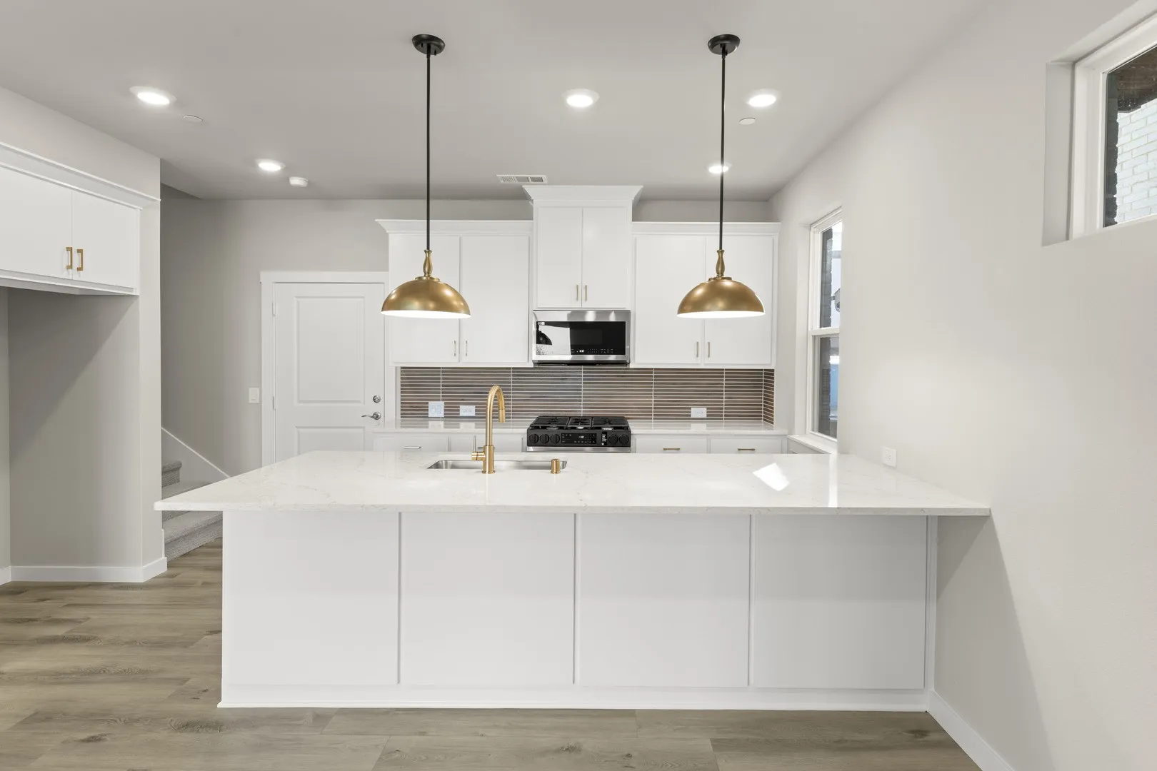 12. 2013 Aldrich - Kitchen