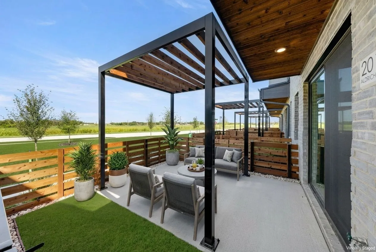 2013 Aldrich Mews patio Catalpa