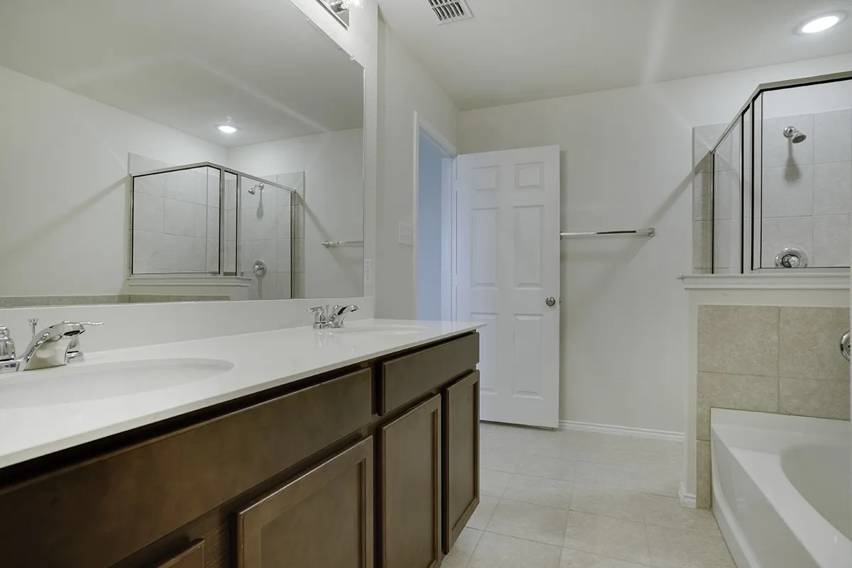 Single Family Residence For Sale in Kaufman County , 1617 Drasco Drive, Forney, Texas 75126, 4 Bedroom, 3 Bathroom, 2 Garage spaces, 1,941 Sqft, built in 2021, Preowned, Price $300,000, mls#20867512, Real Estate Agent in Forney, Homes For Sale in Kaufman county, Homes For Sale in Forney, Realtor in Forney Texas, Real Estate Brokerage Independent Realty Texas, Luminita Cordes Realtor