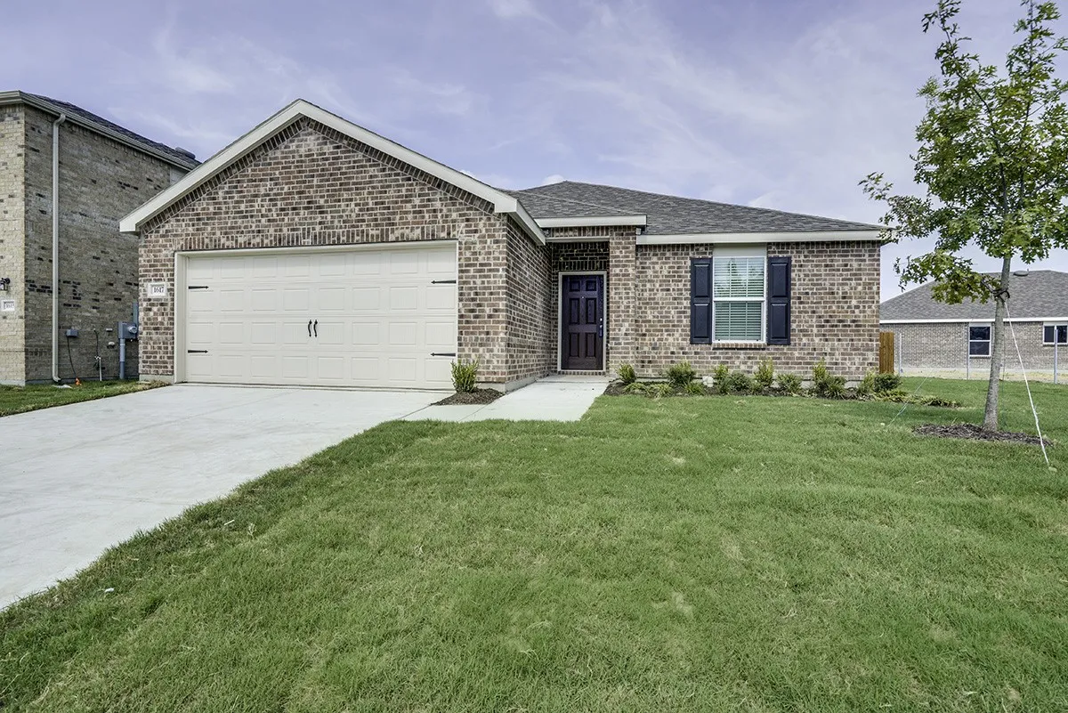 Single Family Residence For Sale in Kaufman County , 1617 Drasco Drive, Forney, Texas 75126, 4 Bedroom, 3 Bathroom, 2 Garage spaces, 1,941 Sqft, built in 2021, Preowned, Price $300,000, mls#20867512, Real Estate Agent in Forney, Homes For Sale in Kaufman county, Homes For Sale in Forney, Realtor in Forney Texas, Real Estate Brokerage Independent Realty Texas, Luminita Cordes Realtor