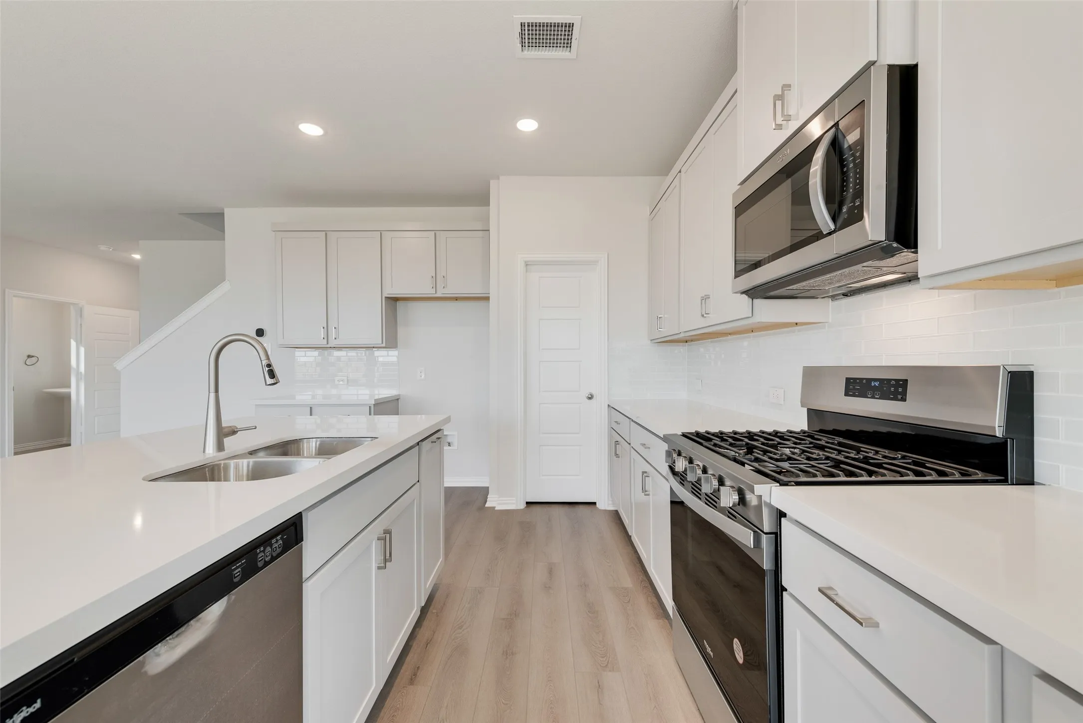Single Family Residence For Sale in Kaufman County , 1120 Redcoat Drive, Forney, Texas 75126, 3 Bedroom, 3 Bathroom, 2 Garage spaces, 2,263 Sqft, built in 2025, New Construction - Complete, mls#20894886, Real Estate Agent in Forney, Homes For Sale in Kaufman county, Homes For Sale in Forney, Realtor in Forney Texas, Real Estate Brokerage Independent Realty Texas, Luminita Cordes Realtor