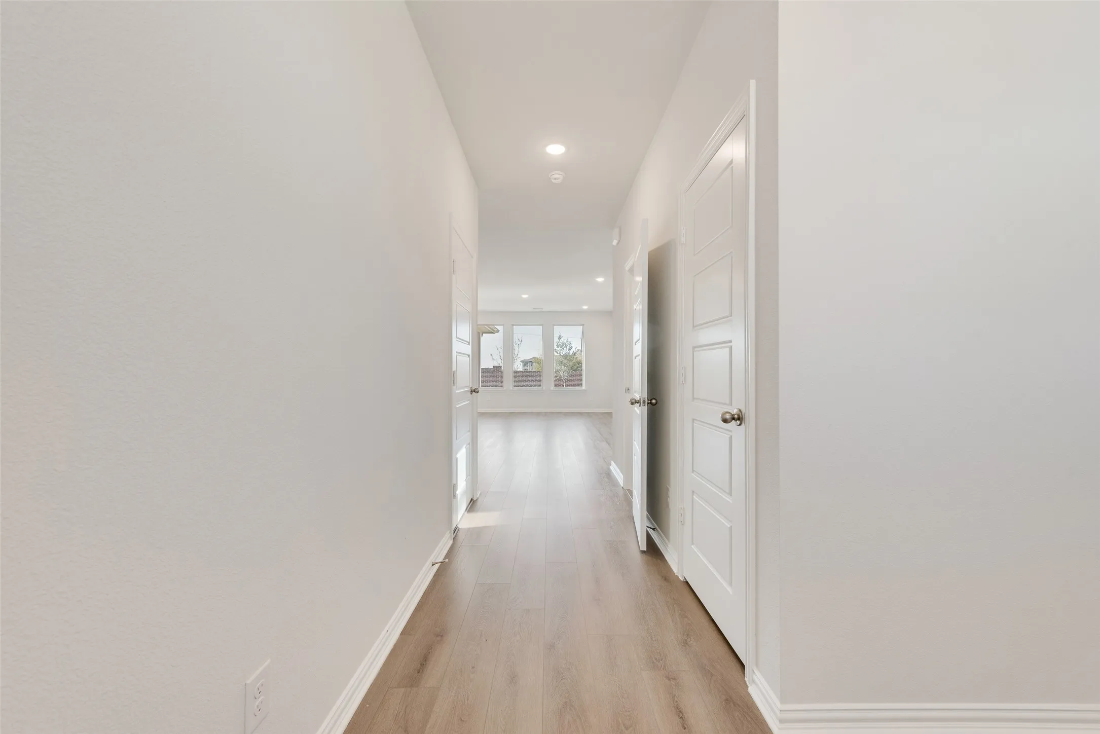 Single Family Residence For Sale in Kaufman County , 1120 Redcoat Drive, Forney, Texas 75126, 3 Bedroom, 3 Bathroom, 2 Garage spaces, 2,263 Sqft, built in 2025, New Construction - Complete, mls#20894886, Real Estate Agent in Forney, Homes For Sale in Kaufman county, Homes For Sale in Forney, Realtor in Forney Texas, Real Estate Brokerage Independent Realty Texas, Luminita Cordes Realtor