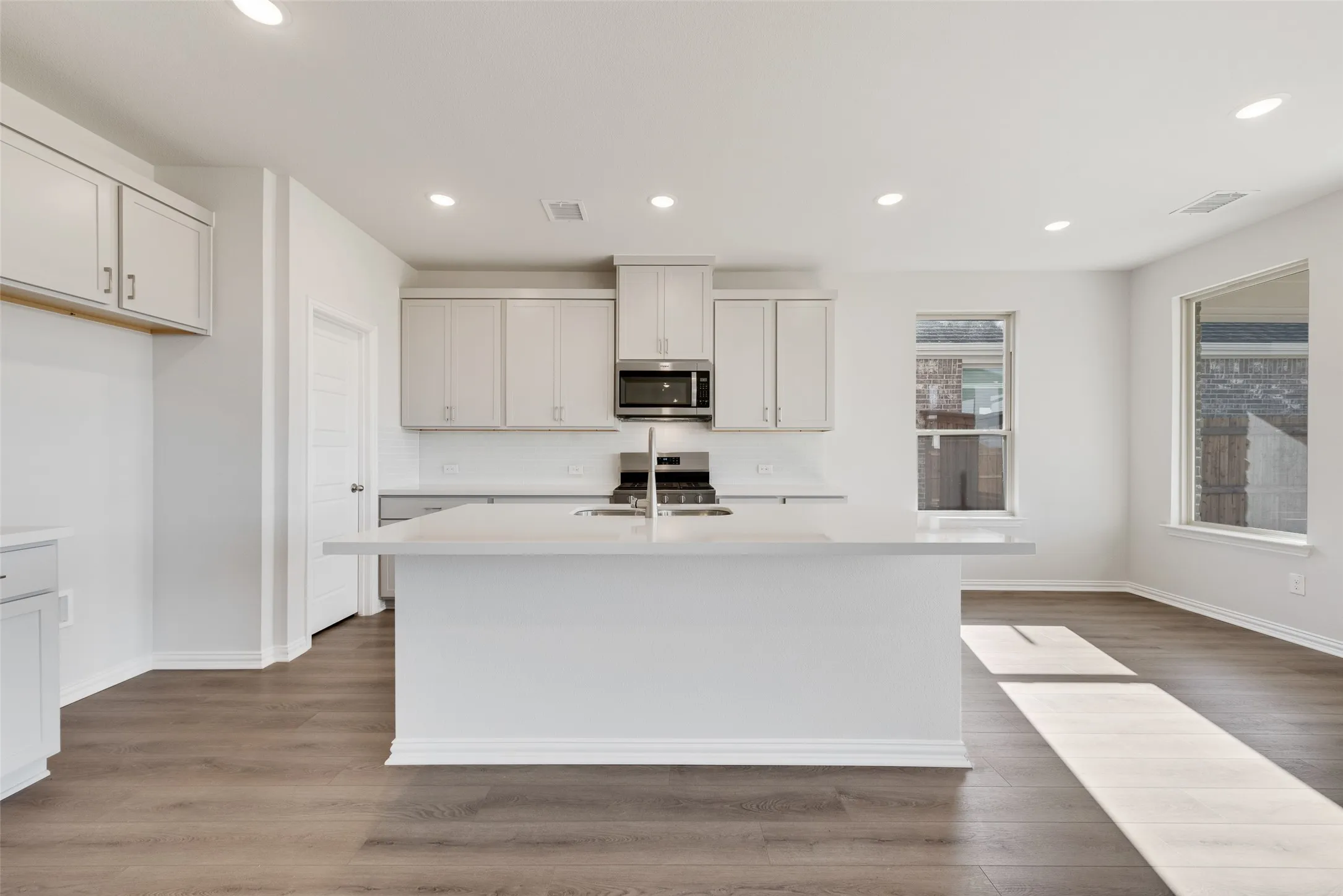 Single Family Residence For Sale in Kaufman County , 1120 Redcoat Drive, Forney, Texas 75126, 3 Bedroom, 3 Bathroom, 2 Garage spaces, 2,263 Sqft, built in 2025, New Construction - Complete, mls#20894886, Real Estate Agent in Forney, Homes For Sale in Kaufman county, Homes For Sale in Forney, Realtor in Forney Texas, Real Estate Brokerage Independent Realty Texas, Luminita Cordes Realtor