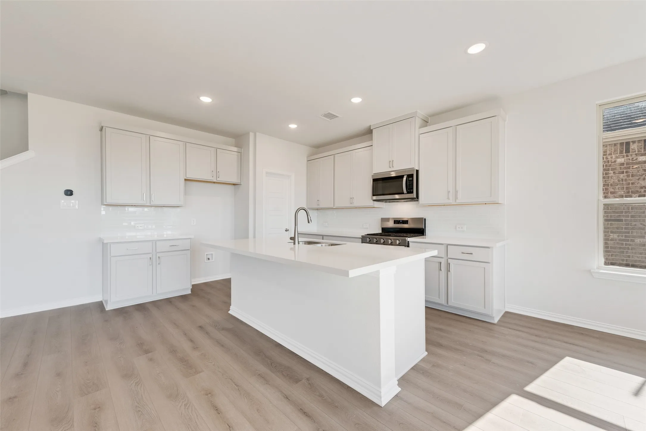 Single Family Residence For Sale in Kaufman County , 1120 Redcoat Drive, Forney, Texas 75126, 3 Bedroom, 3 Bathroom, 2 Garage spaces, 2,263 Sqft, built in 2025, New Construction - Complete, mls#20894886, Real Estate Agent in Forney, Homes For Sale in Kaufman county, Homes For Sale in Forney, Realtor in Forney Texas, Real Estate Brokerage Independent Realty Texas, Luminita Cordes Realtor