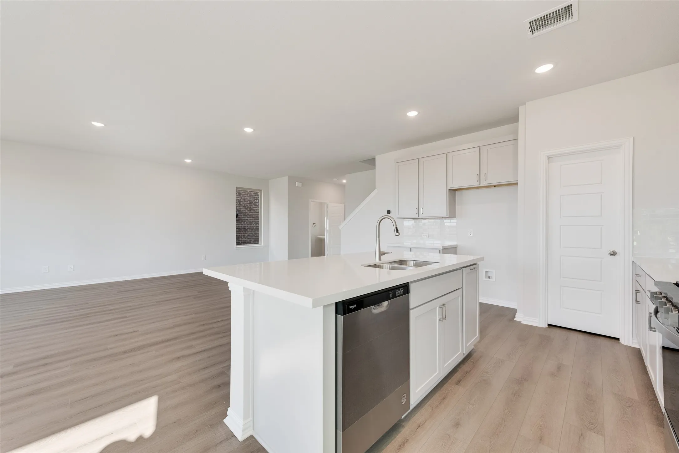 Single Family Residence For Sale in Kaufman County , 1120 Redcoat Drive, Forney, Texas 75126, 3 Bedroom, 3 Bathroom, 2 Garage spaces, 2,263 Sqft, built in 2025, New Construction - Complete, mls#20894886, Real Estate Agent in Forney, Homes For Sale in Kaufman county, Homes For Sale in Forney, Realtor in Forney Texas, Real Estate Brokerage Independent Realty Texas, Luminita Cordes Realtor