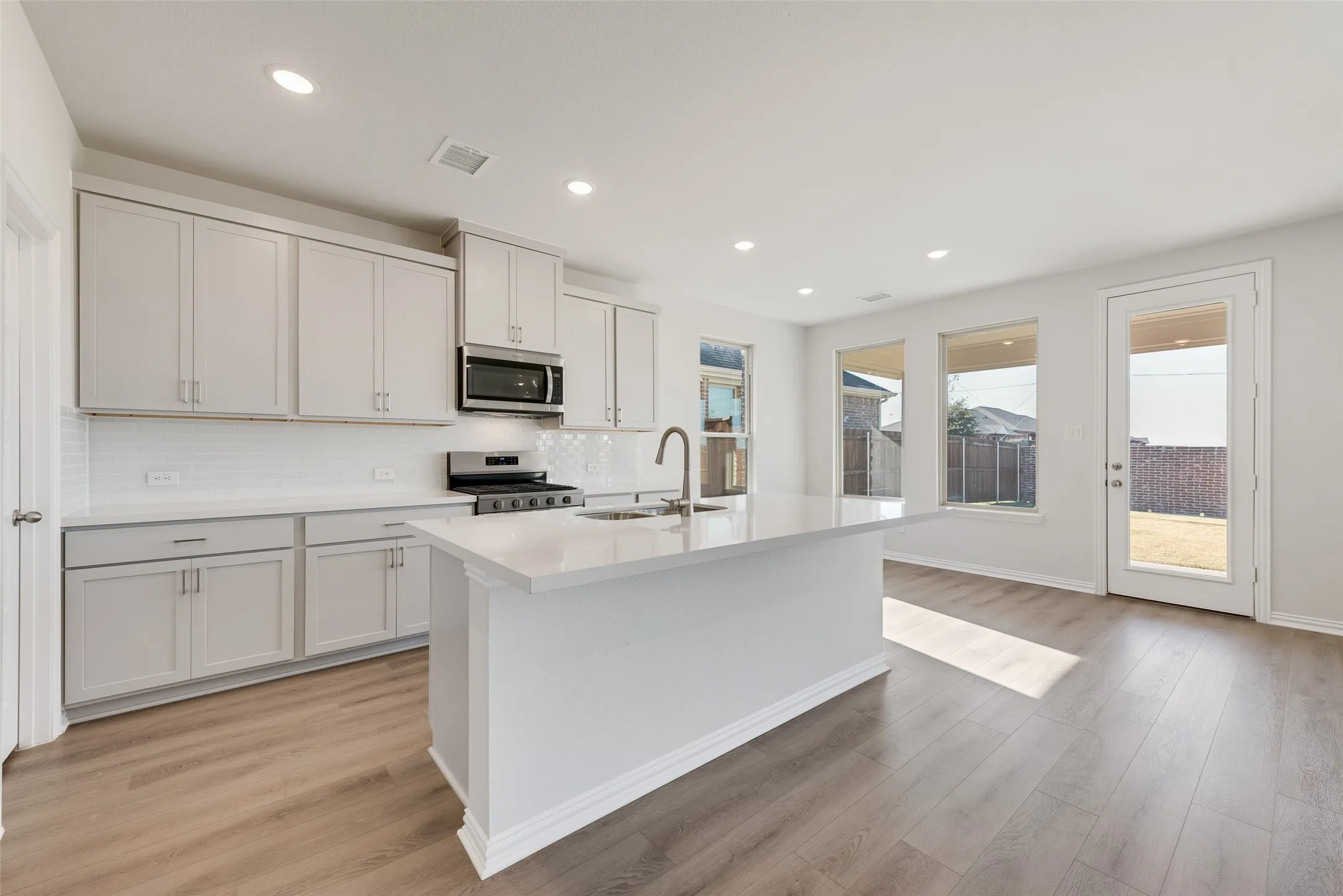 Single Family Residence For Sale in Kaufman County , 1120 Redcoat Drive, Forney, Texas 75126, 3 Bedroom, 3 Bathroom, 2 Garage spaces, 2,263 Sqft, built in 2025, New Construction - Complete, mls#20894886, Real Estate Agent in Forney, Homes For Sale in Kaufman county, Homes For Sale in Forney, Realtor in Forney Texas, Real Estate Brokerage Independent Realty Texas, Luminita Cordes Realtor