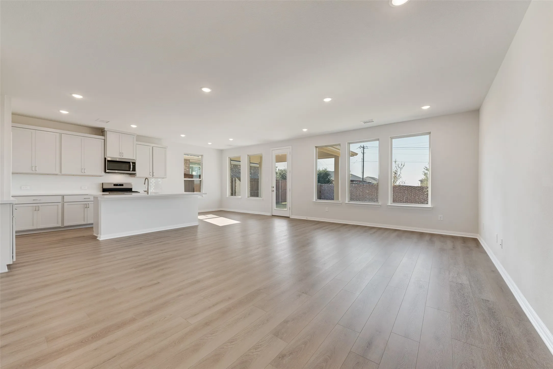 Single Family Residence For Sale in Kaufman County , 1120 Redcoat Drive, Forney, Texas 75126, 3 Bedroom, 3 Bathroom, 2 Garage spaces, 2,263 Sqft, built in 2025, New Construction - Complete, mls#20894886, Real Estate Agent in Forney, Homes For Sale in Kaufman county, Homes For Sale in Forney, Realtor in Forney Texas, Real Estate Brokerage Independent Realty Texas, Luminita Cordes Realtor