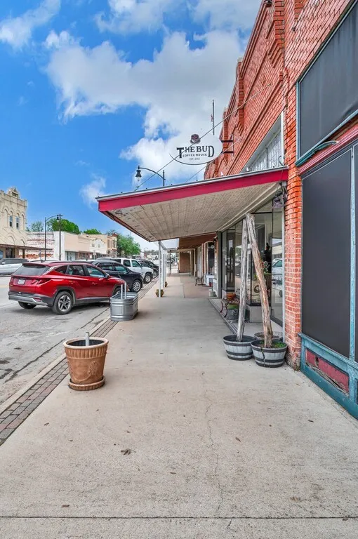Retail For Sale in Falls County , 421 Main Street, Rosebud, Texas 76570, 0, 0, Garage spaces, 0 Sqft, built in 0, mls#229413, Real Estate Agent in Rosebud, Homes For Sale in Falls county, Homes For Sale in Rosebud, Realtor in Rosebud Texas, Real Estate Brokerage Independent Realty Texas, Luminita Cordes Realtor