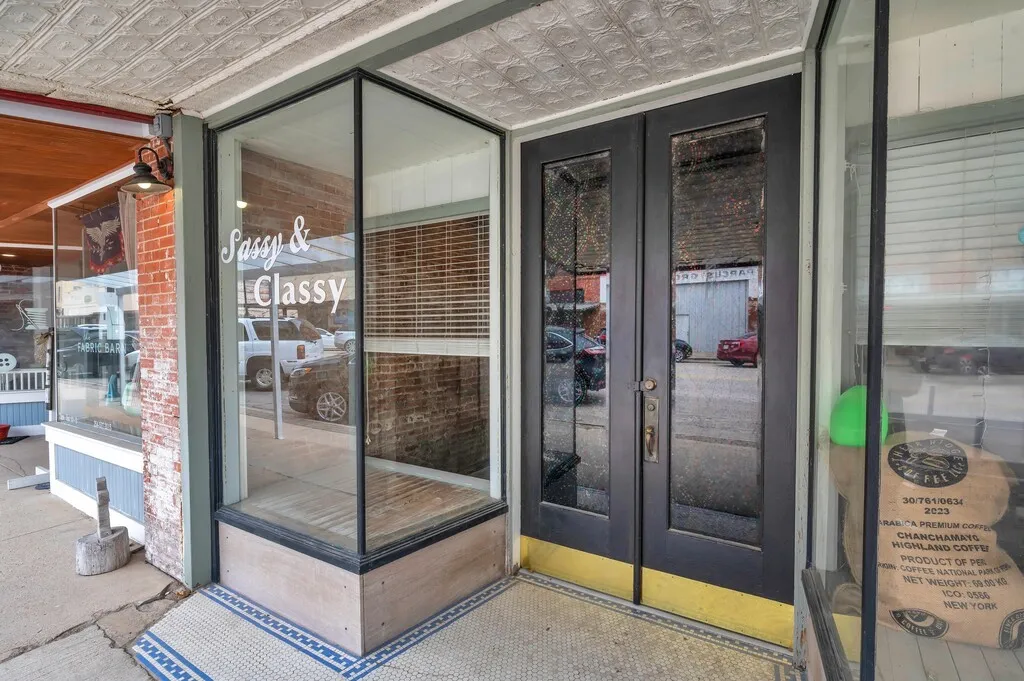 Retail For Sale in Falls County , 421 Main Street, Rosebud, Texas 76570, 0, 0, Garage spaces, 0 Sqft, built in 0, mls#229413, Real Estate Agent in Rosebud, Homes For Sale in Falls county, Homes For Sale in Rosebud, Realtor in Rosebud Texas, Real Estate Brokerage Independent Realty Texas, Luminita Cordes Realtor