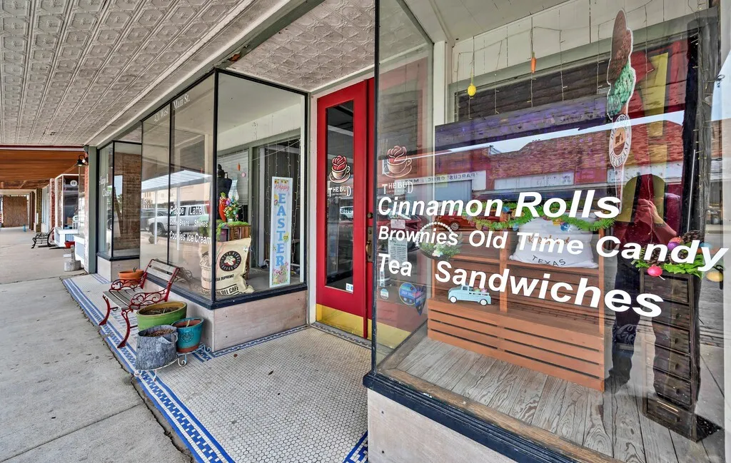 Retail For Sale in Falls County , 421 Main Street, Rosebud, Texas 76570, 0, 0, Garage spaces, 0 Sqft, built in 0, mls#229413, Real Estate Agent in Rosebud, Homes For Sale in Falls county, Homes For Sale in Rosebud, Realtor in Rosebud Texas, Real Estate Brokerage Independent Realty Texas, Luminita Cordes Realtor
