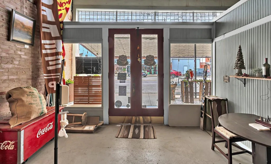 Retail For Sale in Falls County , 421 Main Street, Rosebud, Texas 76570, 0, 0, Garage spaces, 0 Sqft, built in 0, mls#229413, Real Estate Agent in Rosebud, Homes For Sale in Falls county, Homes For Sale in Rosebud, Realtor in Rosebud Texas, Real Estate Brokerage Independent Realty Texas, Luminita Cordes Realtor