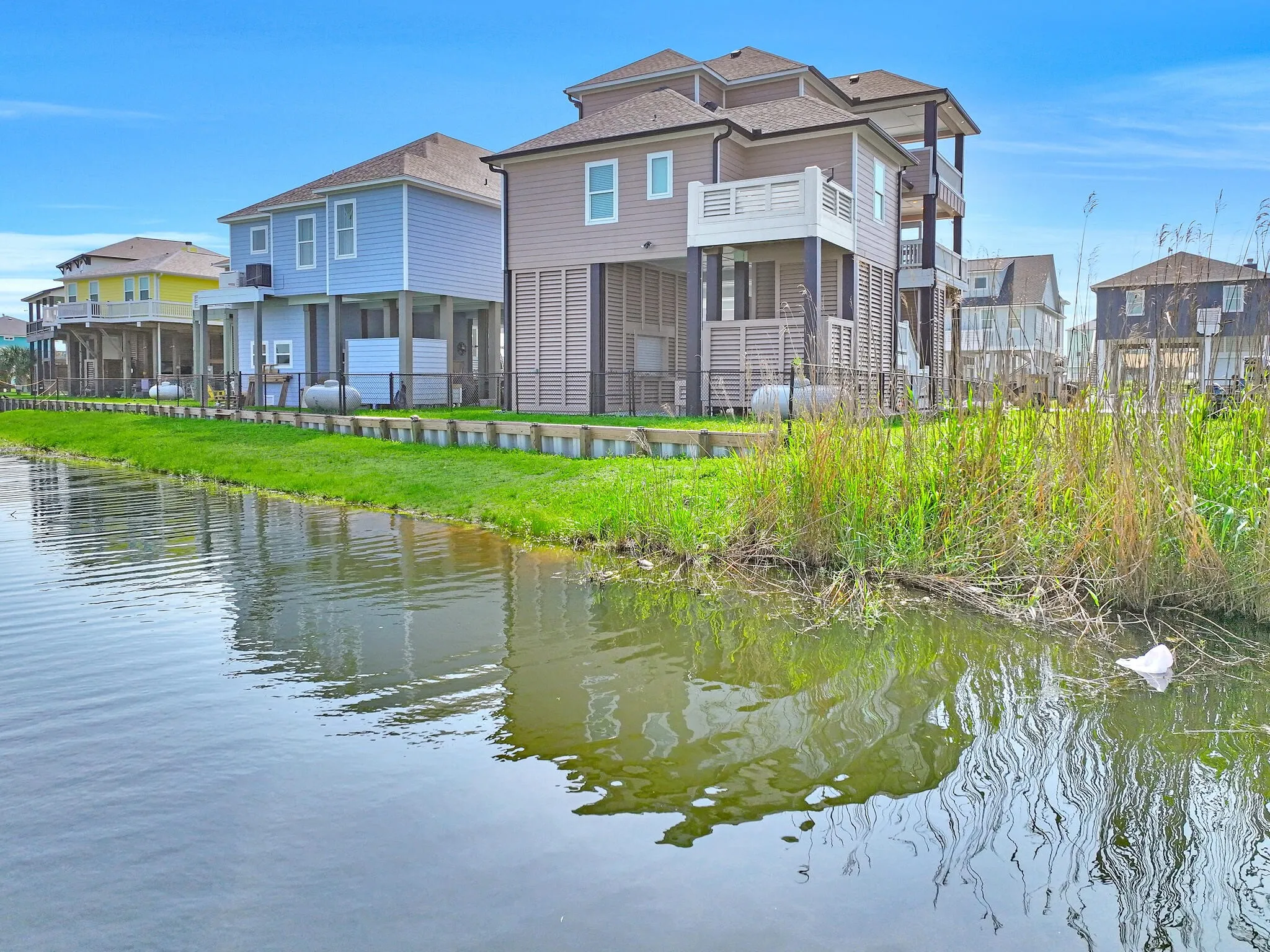 Single Family Residence For Sale in Galveston County , 1983 Royalville Ct, Crystal Beach, Texas 77650, 4 Bedroom, 4 Bathroom, Garage spaces, 2,029 Sqft, built in 2024, mls#20895736, Real Estate Agent in Crystal Beach, Homes For Sale in Galveston county, Homes For Sale in Crystal Beach, Realtor in Crystal Beach Texas, Real Estate Brokerage Independent Realty Texas, Luminita Cordes Realtor