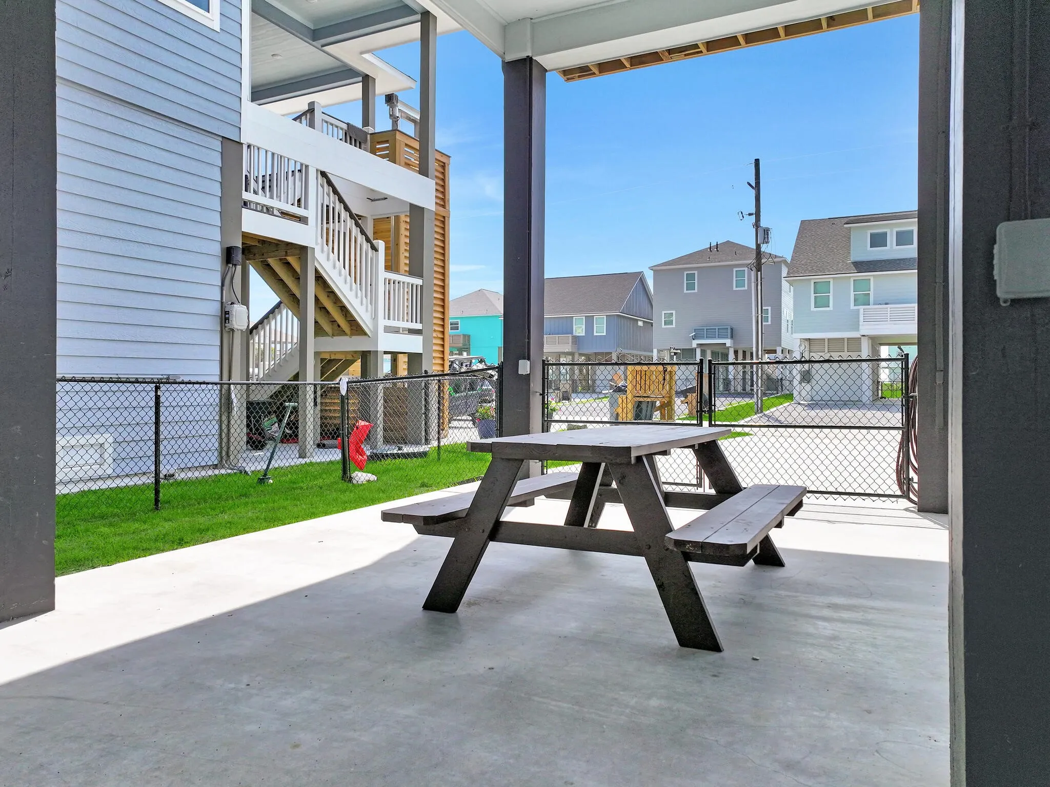 Single Family Residence For Sale in Galveston County , 1983 Royalville Ct, Crystal Beach, Texas 77650, 4 Bedroom, 4 Bathroom, Garage spaces, 2,029 Sqft, built in 2024, mls#20895736, Real Estate Agent in Crystal Beach, Homes For Sale in Galveston county, Homes For Sale in Crystal Beach, Realtor in Crystal Beach Texas, Real Estate Brokerage Independent Realty Texas, Luminita Cordes Realtor