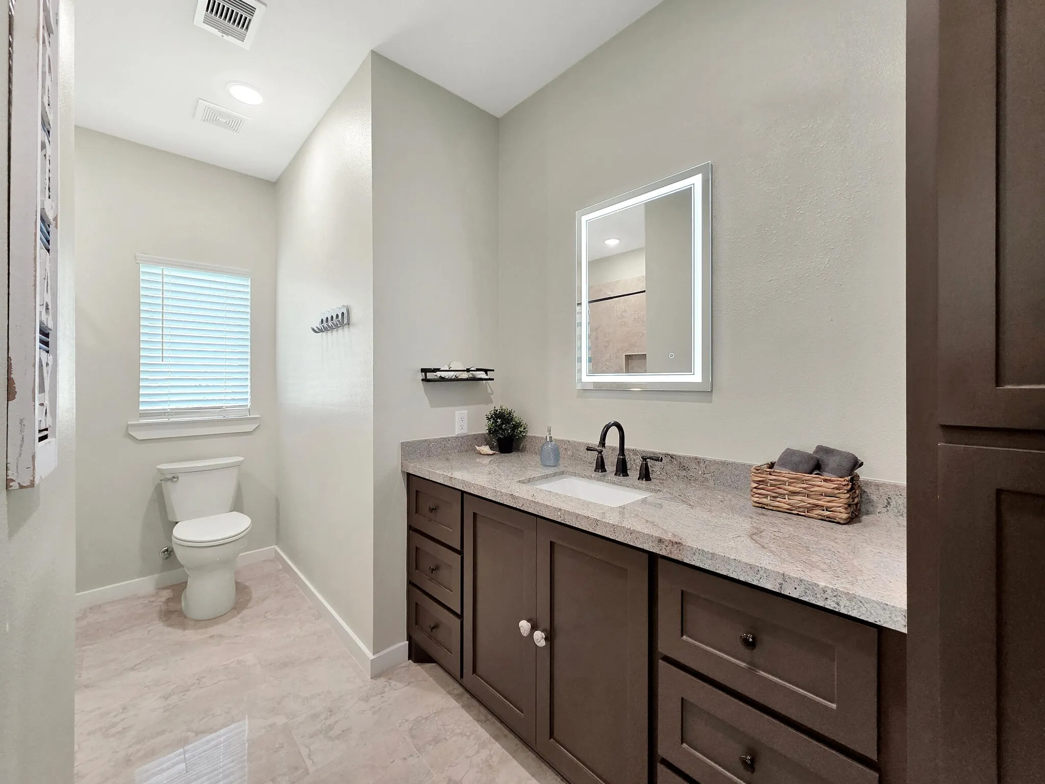 Single Family Residence For Sale in Galveston County , 1983 Royalville Ct, Crystal Beach, Texas 77650, 4 Bedroom, 4 Bathroom, Garage spaces, 2,029 Sqft, built in 2024, mls#20895736, Real Estate Agent in Crystal Beach, Homes For Sale in Galveston county, Homes For Sale in Crystal Beach, Realtor in Crystal Beach Texas, Real Estate Brokerage Independent Realty Texas, Luminita Cordes Realtor