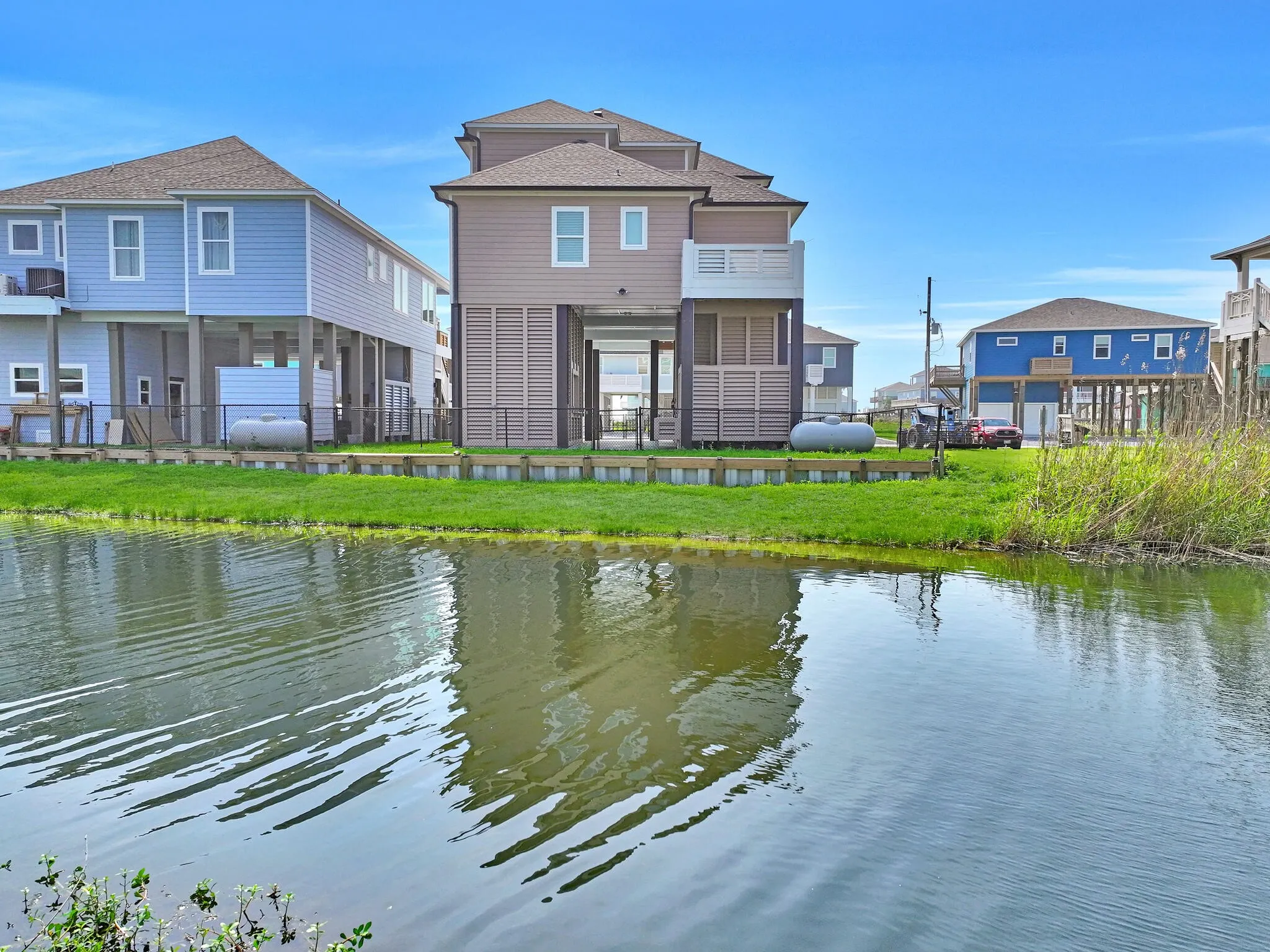 Single Family Residence For Sale in Galveston County , 1983 Royalville Ct, Crystal Beach, Texas 77650, 4 Bedroom, 4 Bathroom, Garage spaces, 2,029 Sqft, built in 2024, mls#20895736, Real Estate Agent in Crystal Beach, Homes For Sale in Galveston county, Homes For Sale in Crystal Beach, Realtor in Crystal Beach Texas, Real Estate Brokerage Independent Realty Texas, Luminita Cordes Realtor