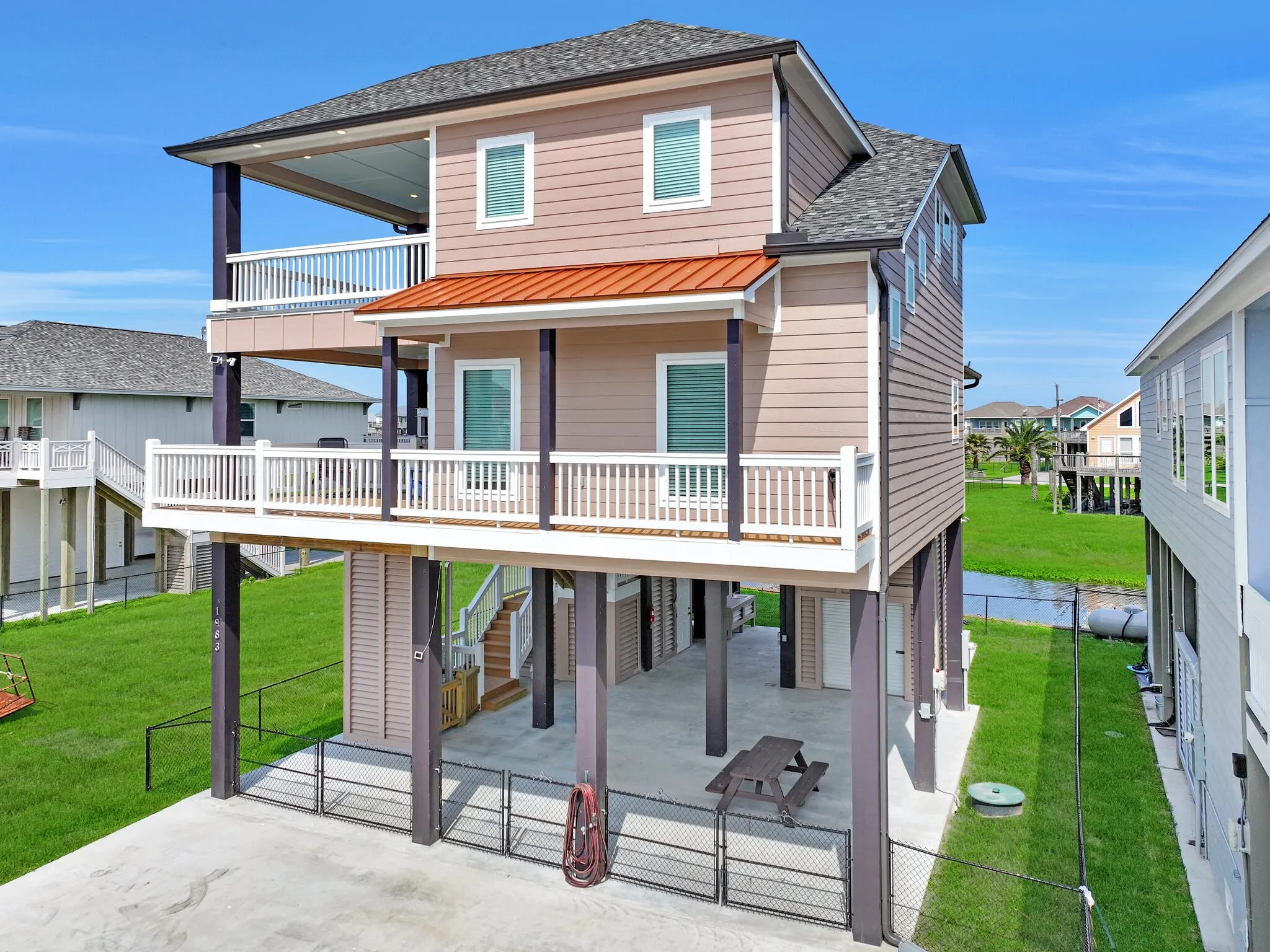 Single Family Residence For Sale in Galveston County , 1983 Royalville Ct, Crystal Beach, Texas 77650, 4 Bedroom, 4 Bathroom, Garage spaces, 2,029 Sqft, built in 2024, mls#20895736, Real Estate Agent in Crystal Beach, Homes For Sale in Galveston county, Homes For Sale in Crystal Beach, Realtor in Crystal Beach Texas, Real Estate Brokerage Independent Realty Texas, Luminita Cordes Realtor