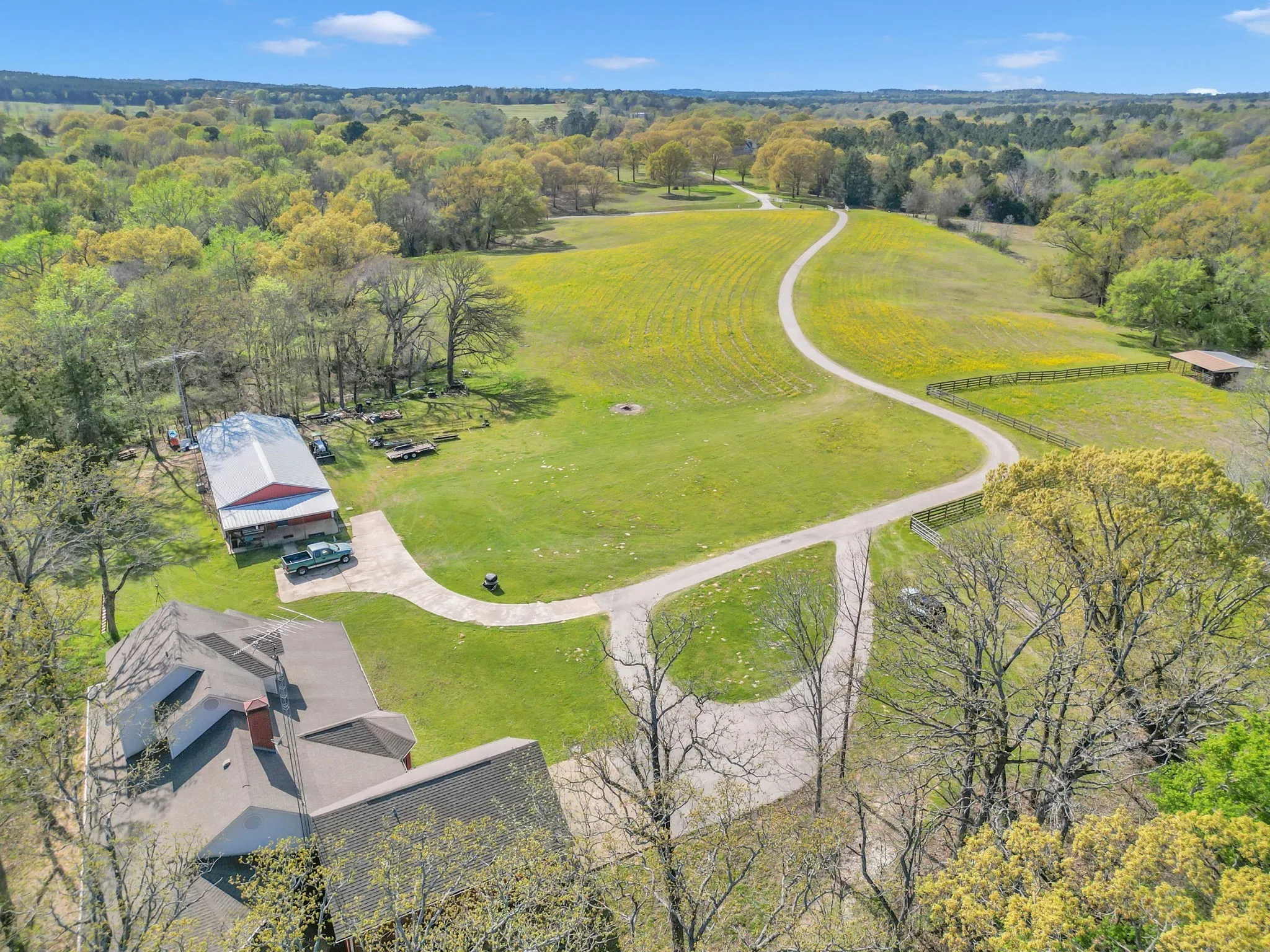 Farm For Sale in Smith County , 18340 County Road 479 Road, Lindale, Texas 75771, 3 Bedroom, 3 Bathroom, 2 Garage spaces, 2,693 Sqft, built in 1994, mls#20895495, Real Estate Agent in Lindale, Homes For Sale in Smith county, Homes For Sale in Lindale, Realtor in Lindale Texas, Real Estate Brokerage Independent Realty Texas, Luminita Cordes Realtor