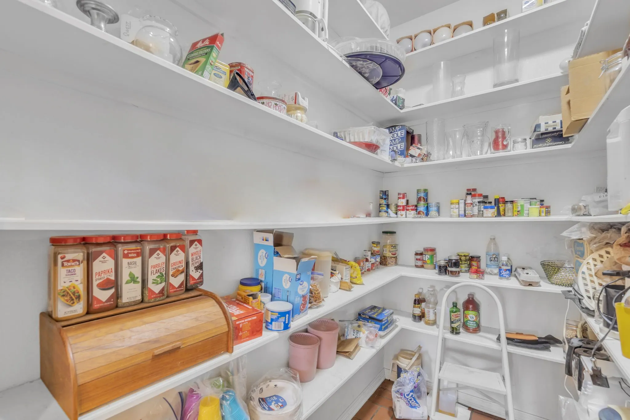 Farm For Sale in Smith County , 18340 County Road 479 Road, Lindale, Texas 75771, 3 Bedroom, 3 Bathroom, 2 Garage spaces, 2,693 Sqft, built in 1994, mls#20895495, Real Estate Agent in Lindale, Homes For Sale in Smith county, Homes For Sale in Lindale, Realtor in Lindale Texas, Real Estate Brokerage Independent Realty Texas, Luminita Cordes Realtor