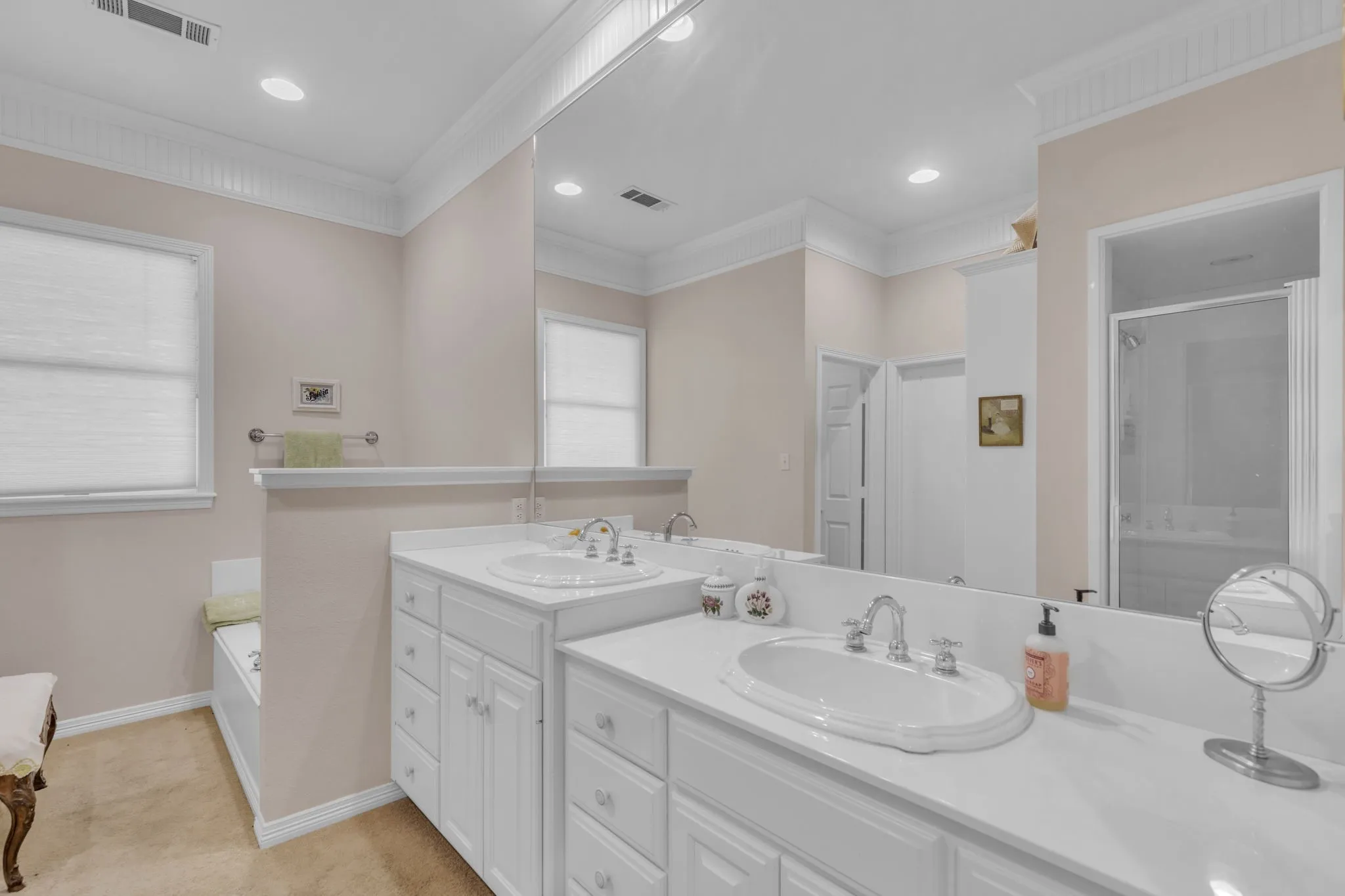 Farm For Sale in Smith County , 18340 County Road 479 Road, Lindale, Texas 75771, 3 Bedroom, 3 Bathroom, 2 Garage spaces, 2,693 Sqft, built in 1994, mls#20895495, Real Estate Agent in Lindale, Homes For Sale in Smith county, Homes For Sale in Lindale, Realtor in Lindale Texas, Real Estate Brokerage Independent Realty Texas, Luminita Cordes Realtor