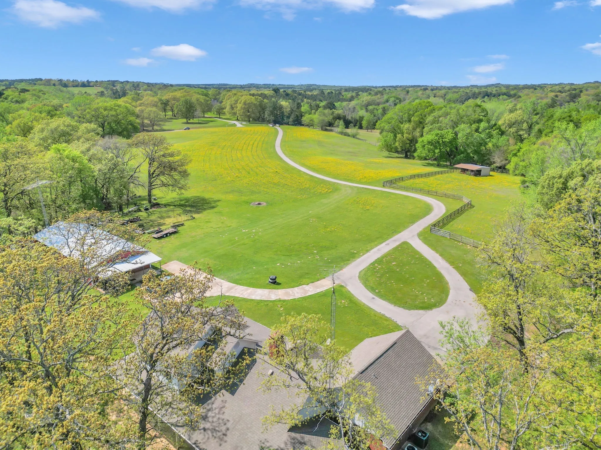Farm For Sale in Smith County , 18340 County Road 479 Road, Lindale, Texas 75771, 3 Bedroom, 3 Bathroom, 2 Garage spaces, 2,693 Sqft, built in 1994, mls#20895495, Real Estate Agent in Lindale, Homes For Sale in Smith county, Homes For Sale in Lindale, Realtor in Lindale Texas, Real Estate Brokerage Independent Realty Texas, Luminita Cordes Realtor