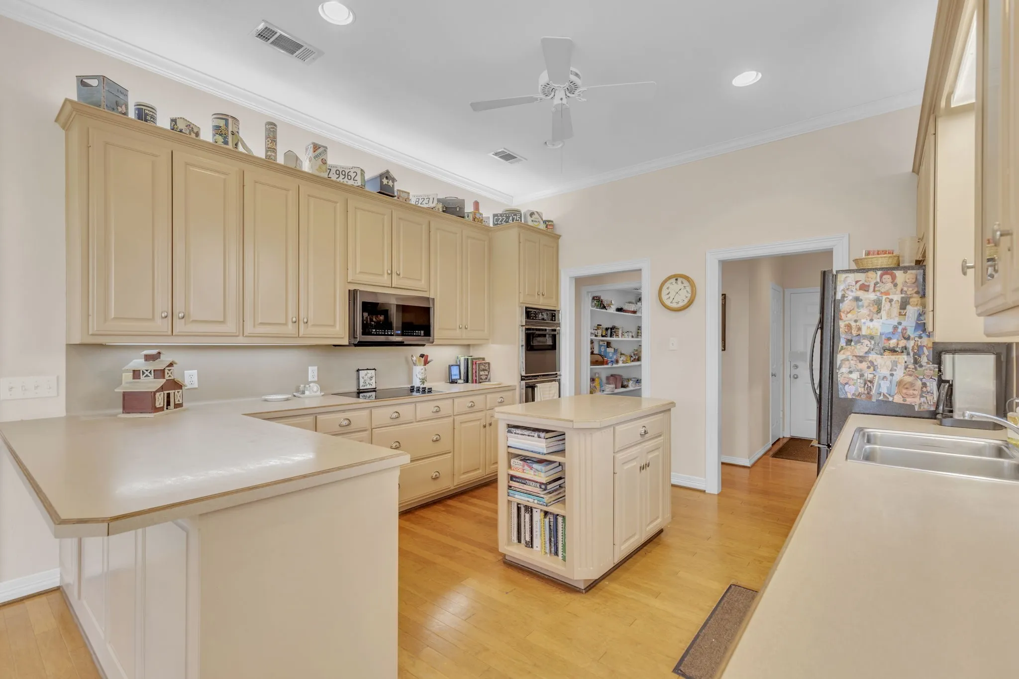 Farm For Sale in Smith County , 18340 County Road 479 Road, Lindale, Texas 75771, 3 Bedroom, 3 Bathroom, 2 Garage spaces, 2,693 Sqft, built in 1994, mls#20895495, Real Estate Agent in Lindale, Homes For Sale in Smith county, Homes For Sale in Lindale, Realtor in Lindale Texas, Real Estate Brokerage Independent Realty Texas, Luminita Cordes Realtor