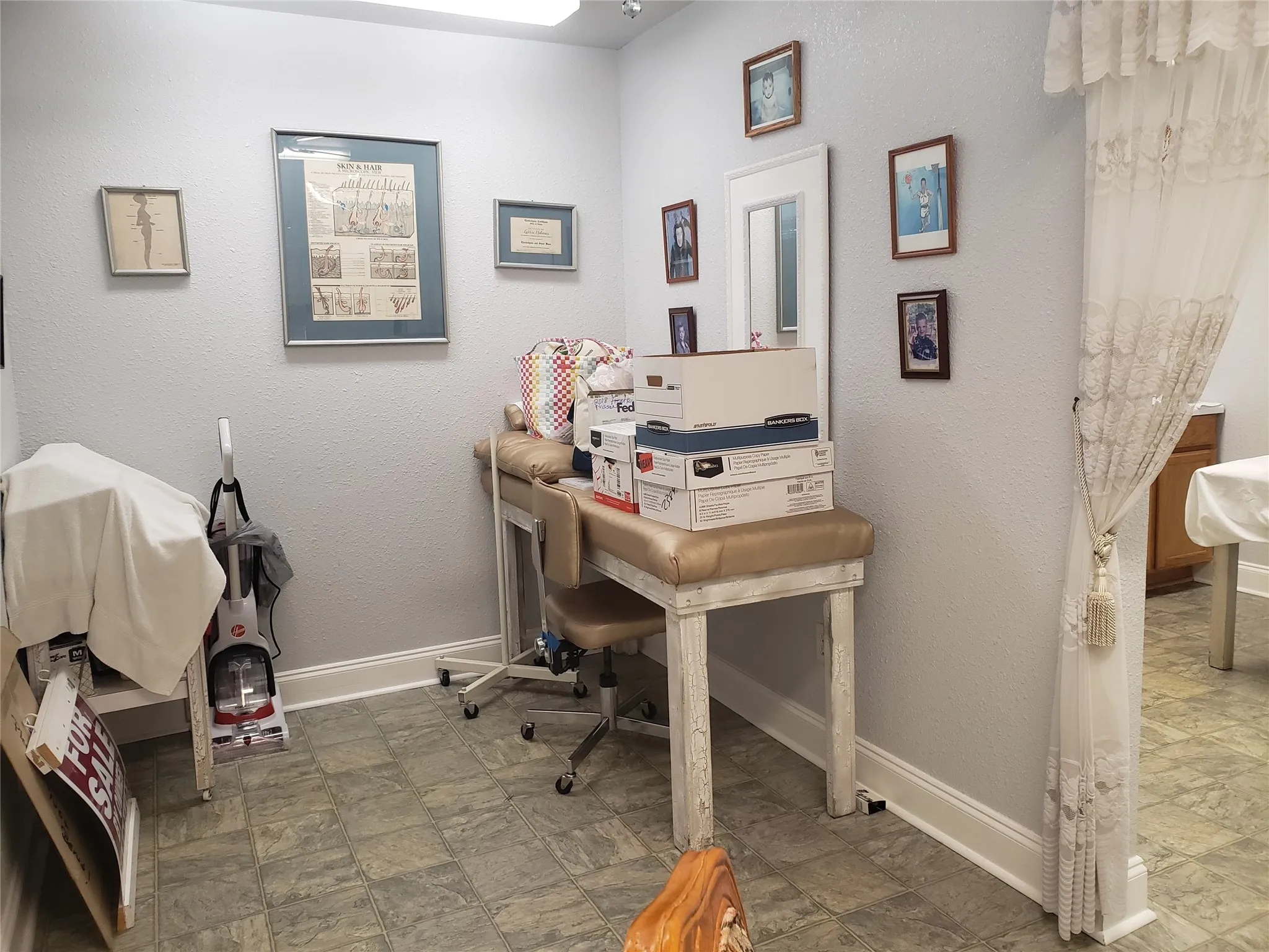 Retail For Sale in Tarrant County , 5617 Watauga Road, Watauga, Texas 76148, 0, 0, Garage spaces, 0 Sqft, built in 1950, Preowned, mls#20894600, Real Estate Agent in Watauga, Homes For Sale in Tarrant county, Homes For Sale in Watauga, Realtor in Watauga Texas, Real Estate Brokerage Independent Realty Texas, Luminita Cordes Realtor