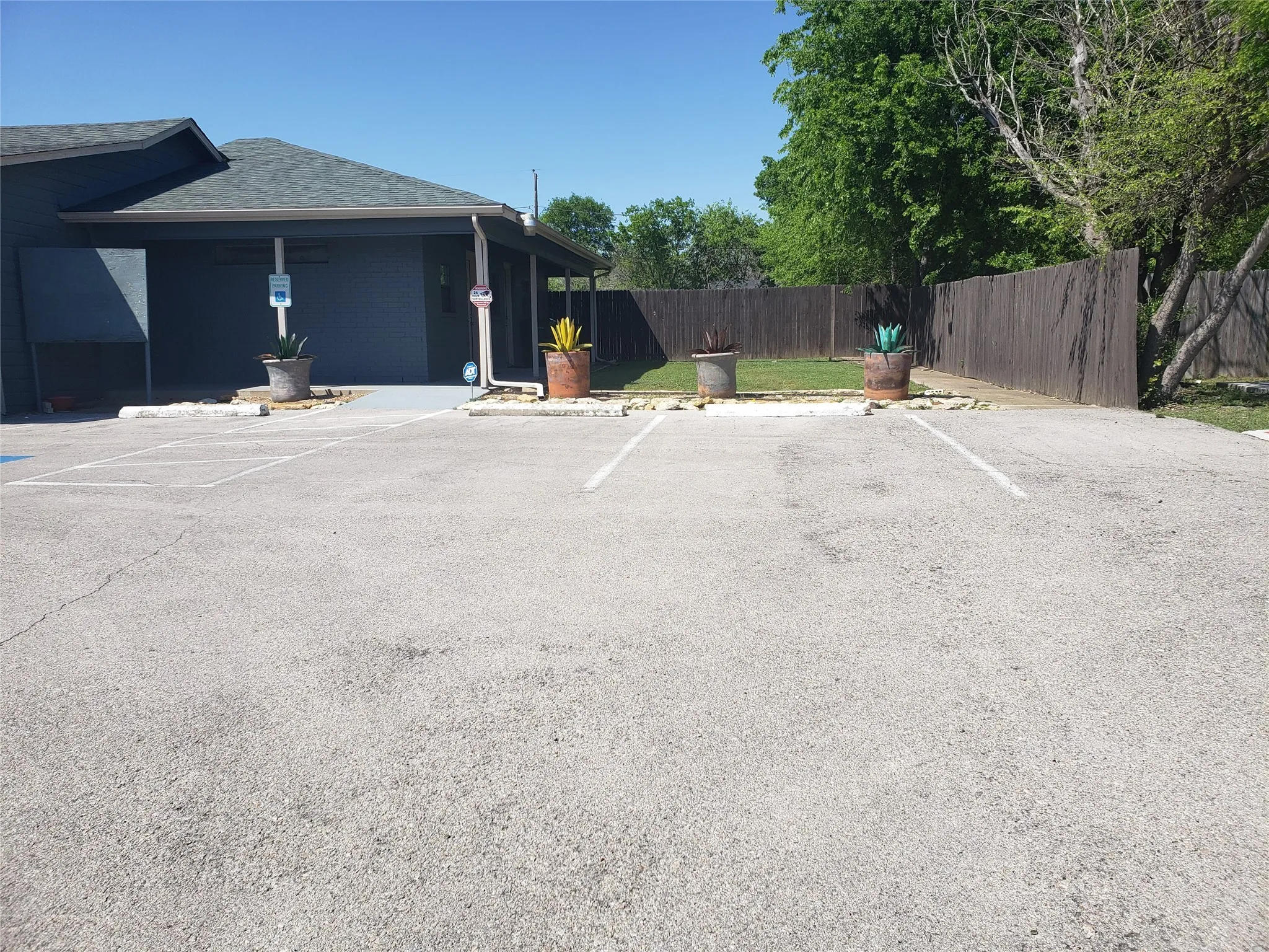 Retail For Sale in Tarrant County , 5617 Watauga Road, Watauga, Texas 76148, 0, 0, Garage spaces, 0 Sqft, built in 1950, Preowned, mls#20894600, Real Estate Agent in Watauga, Homes For Sale in Tarrant county, Homes For Sale in Watauga, Realtor in Watauga Texas, Real Estate Brokerage Independent Realty Texas, Luminita Cordes Realtor