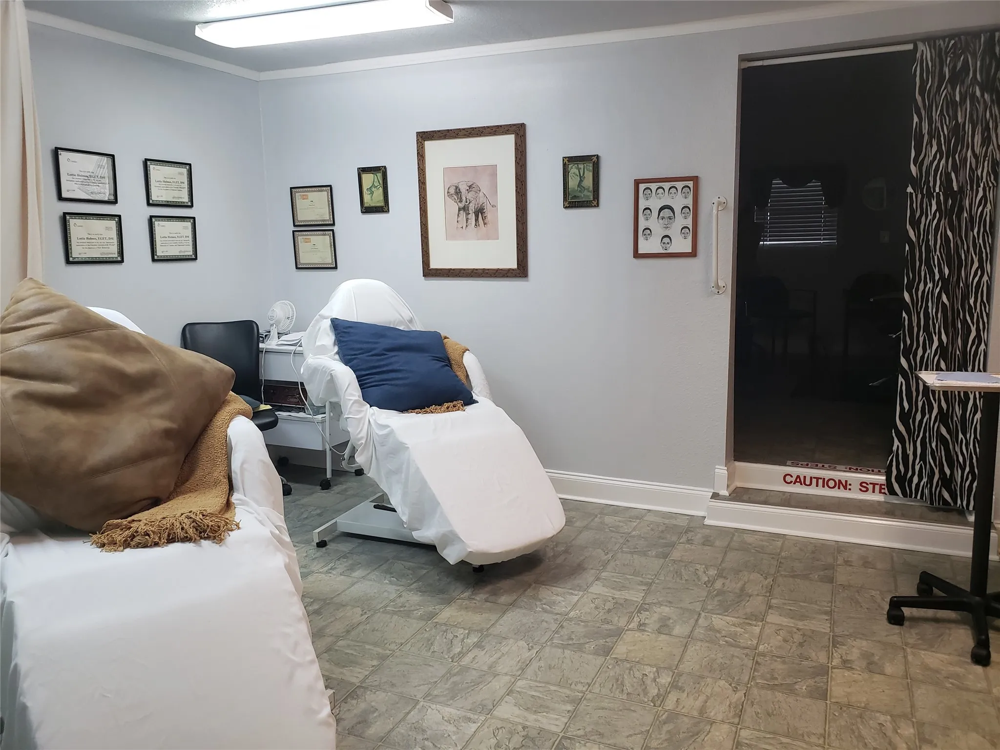Retail For Sale in Tarrant County , 5617 Watauga Road, Watauga, Texas 76148, 0, 0, Garage spaces, 0 Sqft, built in 1950, Preowned, mls#20894600, Real Estate Agent in Watauga, Homes For Sale in Tarrant county, Homes For Sale in Watauga, Realtor in Watauga Texas, Real Estate Brokerage Independent Realty Texas, Luminita Cordes Realtor