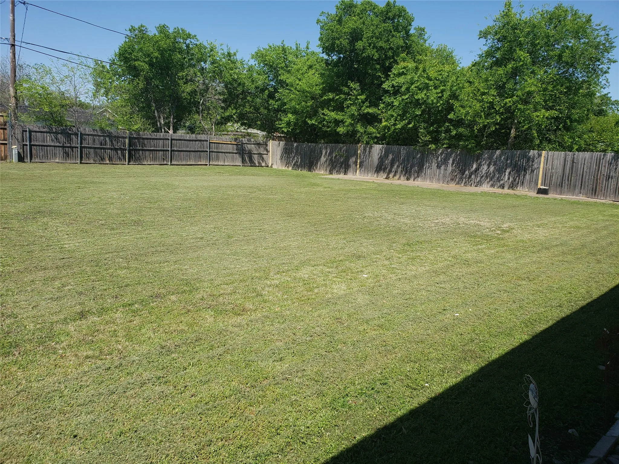 Backyard with privacy Wood Fence