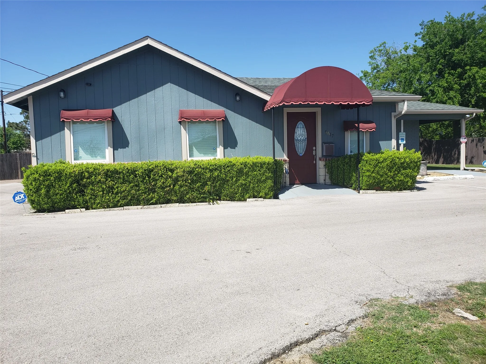Retail For Sale in Tarrant County , 5617 Watauga Road, Watauga, Texas 76148, 0, 0, Garage spaces, 0 Sqft, built in 1950, Preowned, mls#20894600, Real Estate Agent in Watauga, Homes For Sale in Tarrant county, Homes For Sale in Watauga, Realtor in Watauga Texas, Real Estate Brokerage Independent Realty Texas, Luminita Cordes Realtor