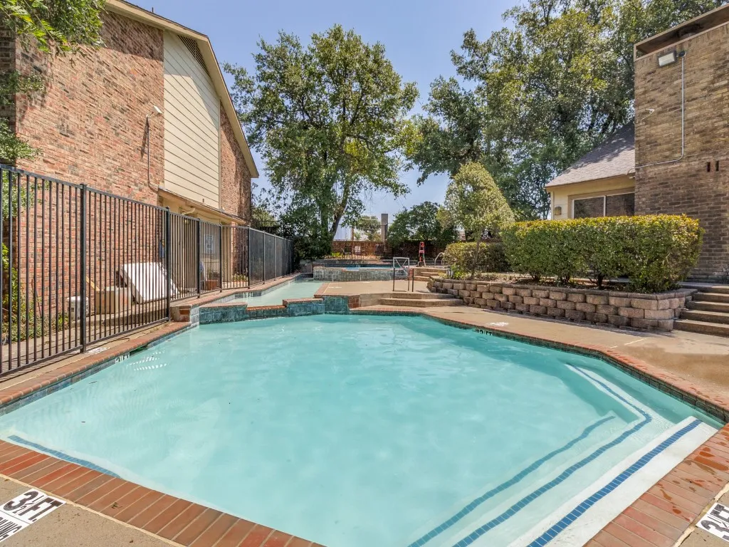 Condominium For Sale in Dallas County , 11311 Audelia Road 104, Dallas, Texas 75243, 2 Bedroom, 3 Bathroom, Garage spaces, 1,054 Sqft, built in 1982, Price $149,000, mls#20732258, Real Estate Agent in Dallas, Homes For Sale in Dallas county, Homes For Sale in Dallas, Realtor in Dallas Texas, Real Estate Brokerage Independent Realty Texas, Luminita Cordes Realtor