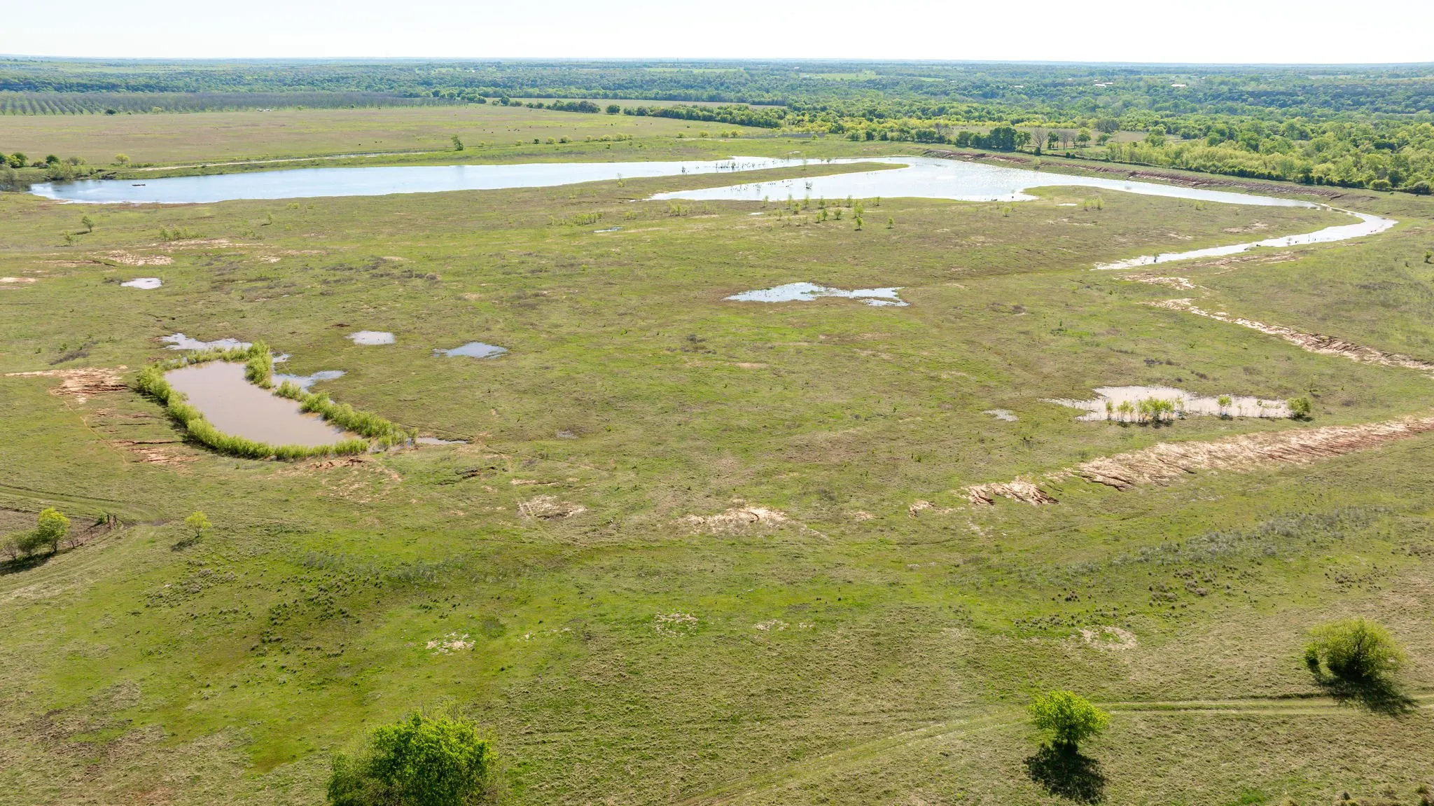 Bird's eye view featuring a rural view and a water view