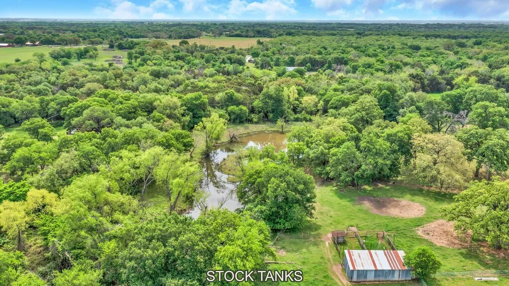 Single Family Residence For Sale in Hill County , 112 Hcr 2117, Whitney, Texas 76692, 3 Bedroom, 2 Bathroom, 3 Garage spaces, 2,680 Sqft, built in 1980, Preowned, mls#20892976, Real Estate Agent in Whitney, Homes For Sale in Hill county, Homes For Sale in Whitney, Realtor in Whitney Texas, Real Estate Brokerage Independent Realty Texas, Luminita Cordes Realtor