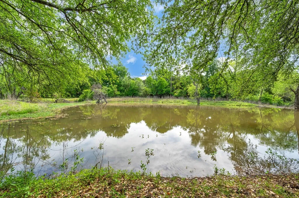 Single Family Residence For Sale in Hill County , 112 Hcr 2117, Whitney, Texas 76692, 3 Bedroom, 2 Bathroom, 3 Garage spaces, 2,680 Sqft, built in 1980, Preowned, mls#20892976, Real Estate Agent in Whitney, Homes For Sale in Hill county, Homes For Sale in Whitney, Realtor in Whitney Texas, Real Estate Brokerage Independent Realty Texas, Luminita Cordes Realtor