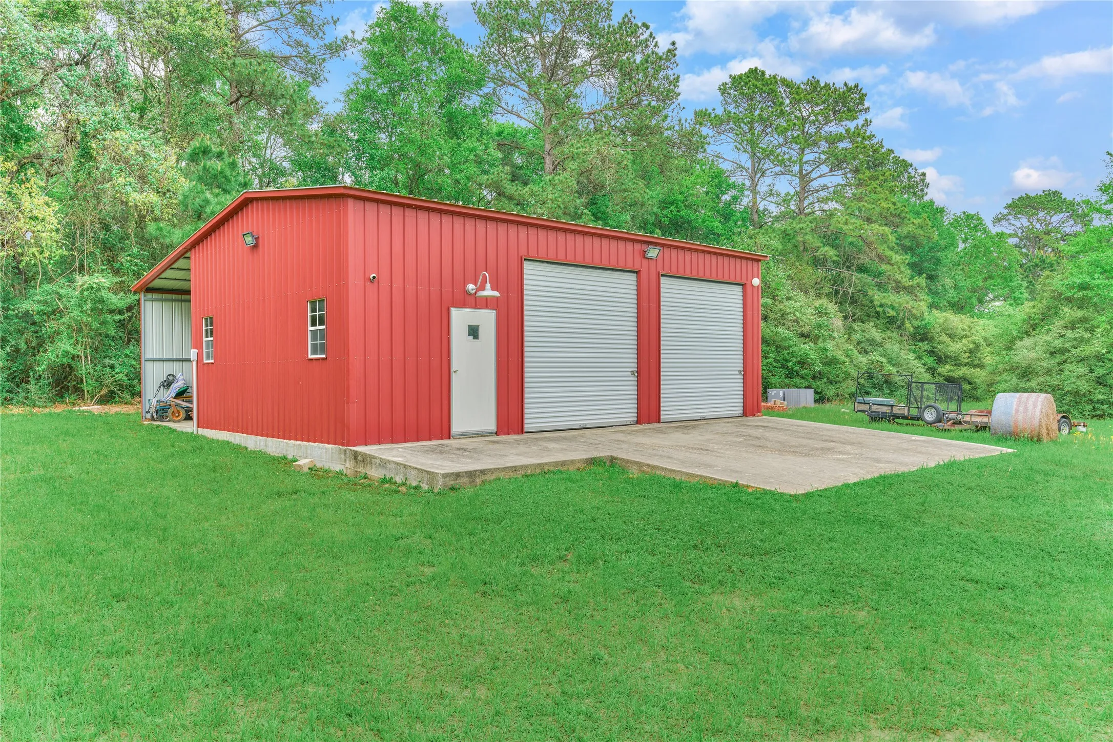 For Sale in Montgomery County , 1802 N Fm-1486, Montgomery, Texas 77356, 4 Bedrooms, 2 Bathrooms, 2 Garage spaces, 1,867 Sqft, built in 1964, Price $1,375,000, mls#2158078, Real Estate Agent in Montgomery, Homes For Sale in Montgomery county, Homes For Sale in Montgomery, Realtor in Montgomery Texas, Real Estate Brokerage Independent Realty Texas, Luminita Cordes Realtor