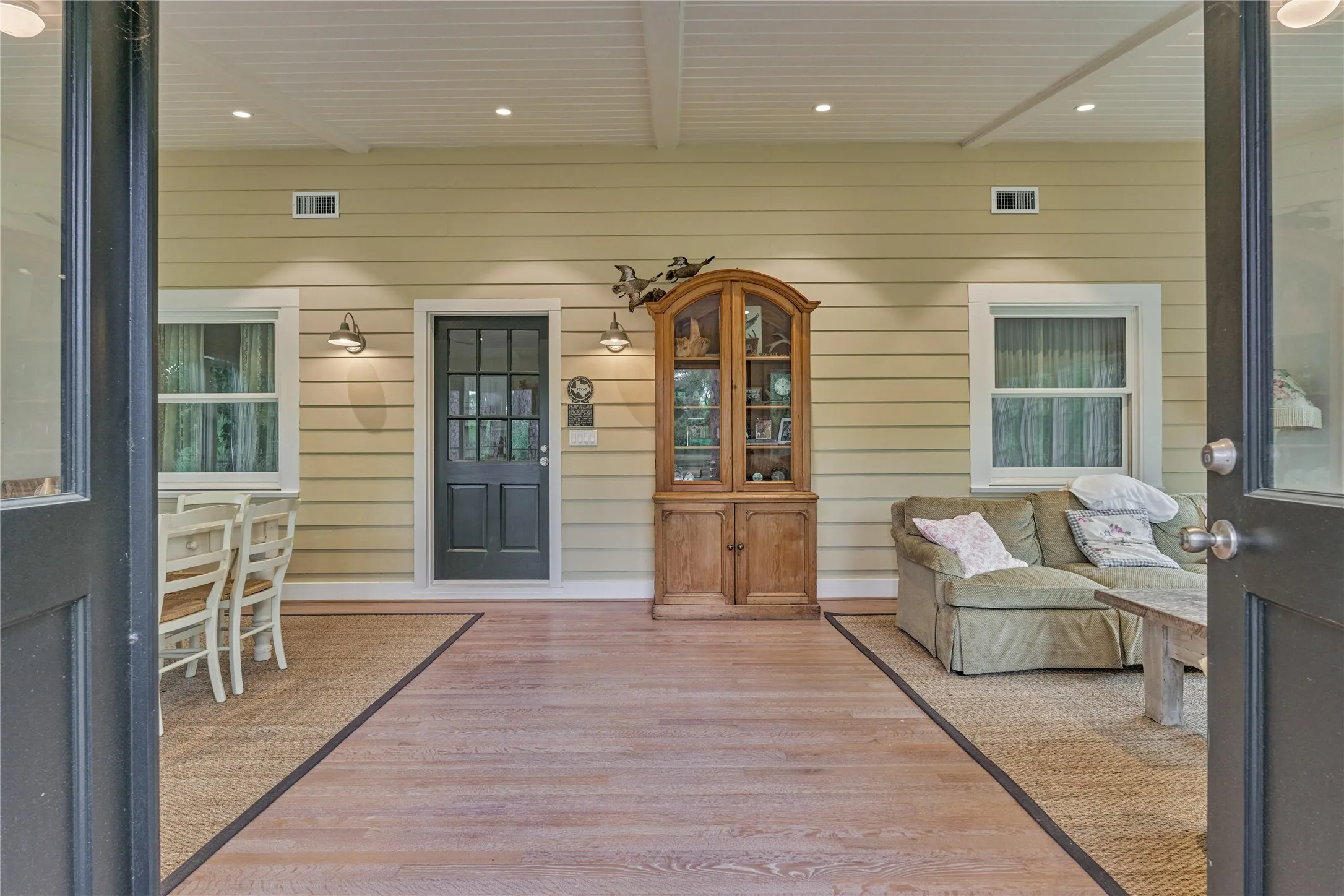 For Sale in Montgomery County , 1802 N Fm-1486, Montgomery, Texas 77356, 4 Bedrooms, 2 Bathrooms, 2 Garage spaces, 1,867 Sqft, built in 1964, Price $1,375,000, mls#2158078, Real Estate Agent in Montgomery, Homes For Sale in Montgomery county, Homes For Sale in Montgomery, Realtor in Montgomery Texas, Real Estate Brokerage Independent Realty Texas, Luminita Cordes Realtor